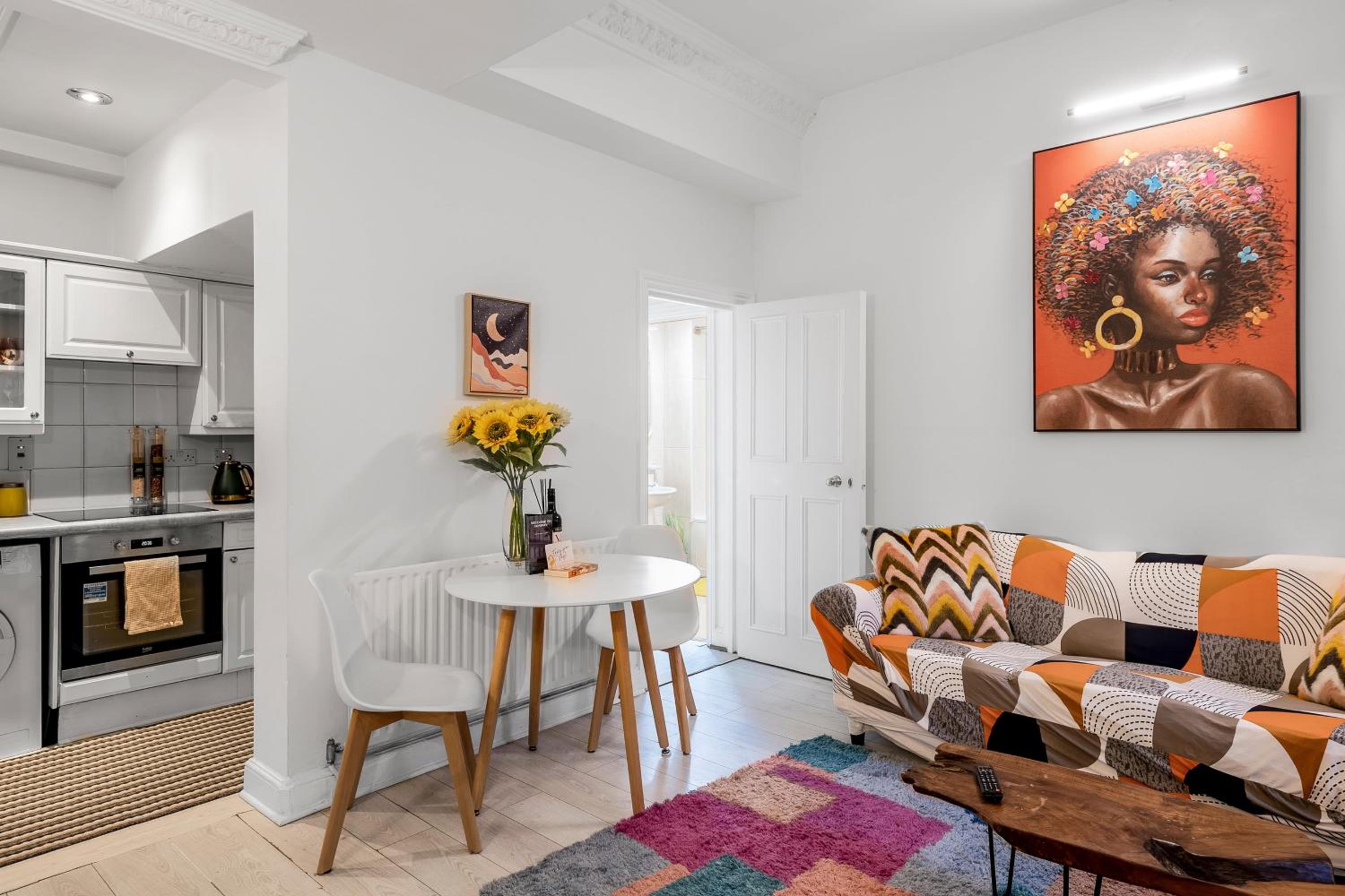 One-Bedroom Apartment photo 2