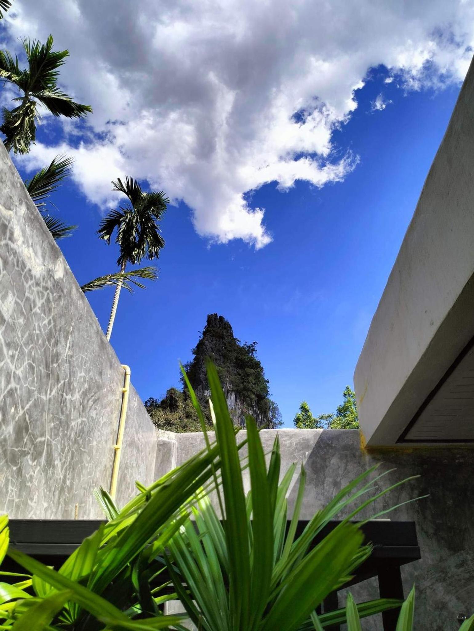 Double Room with Pool View - Photo 3
