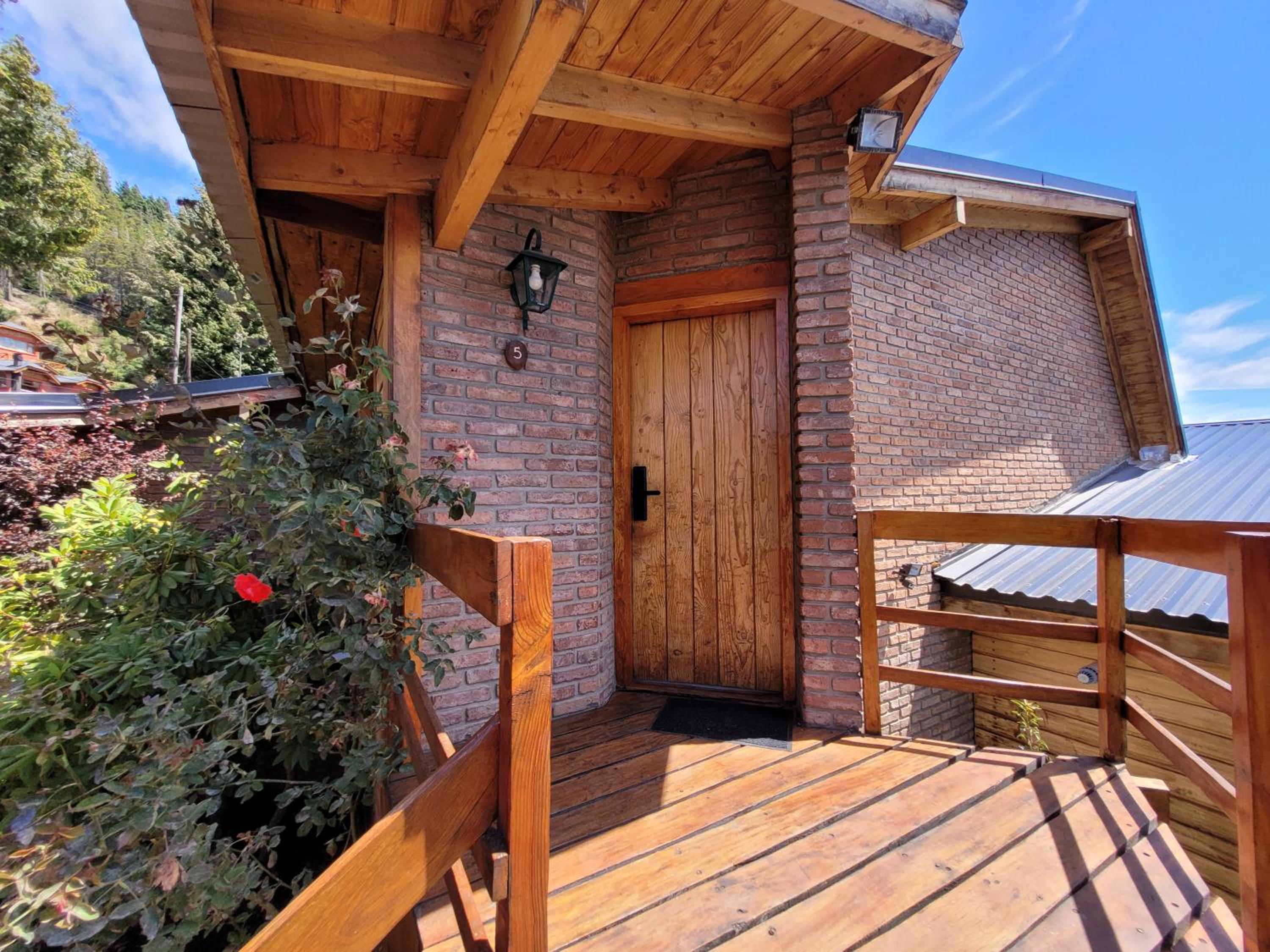 Bungalow - Water Front