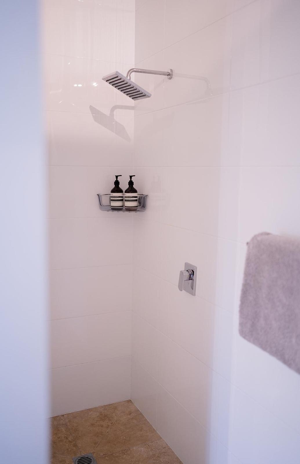 Deluxe Double Room (2 Adults + 1 Child) photo 3