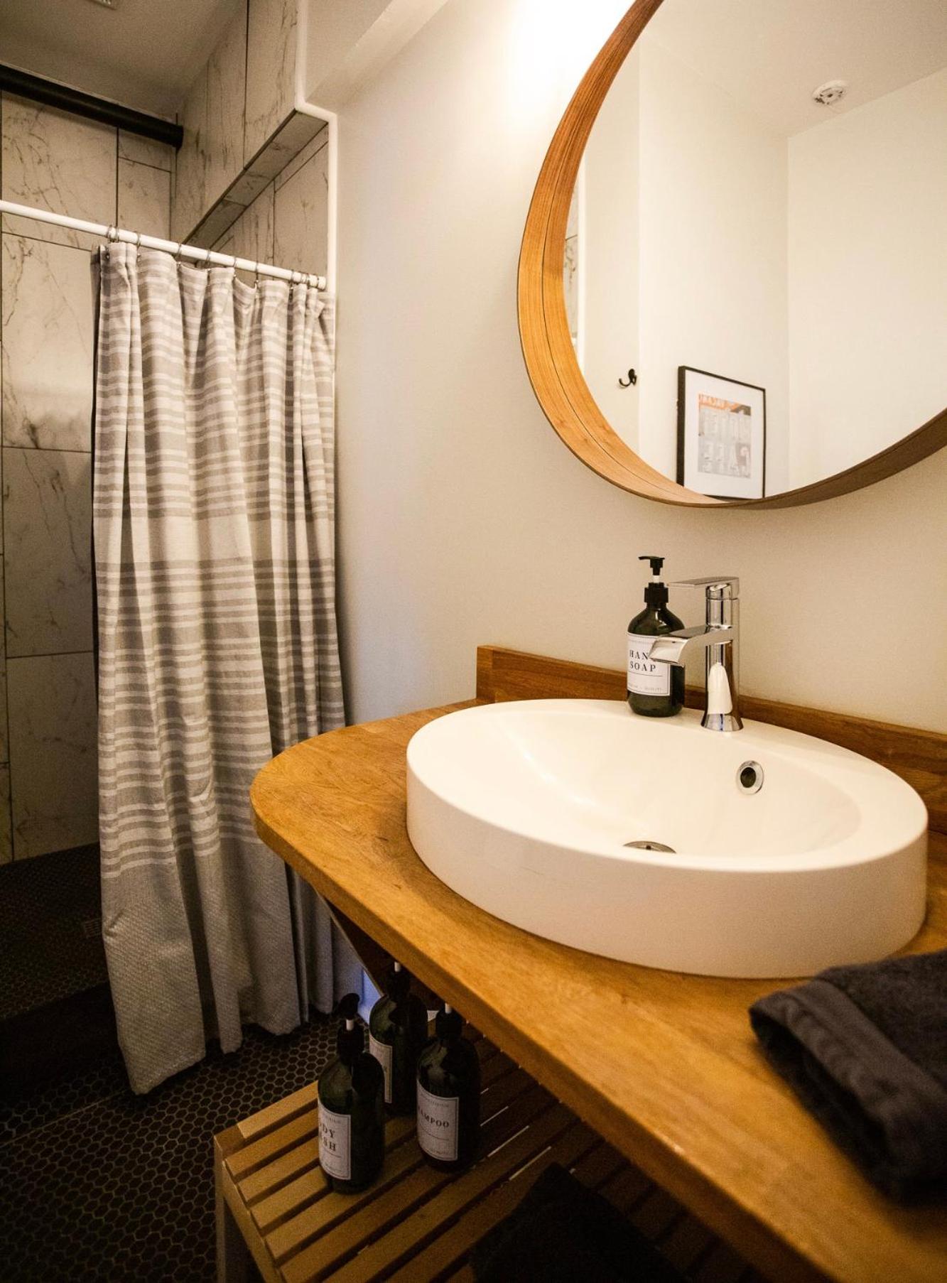 King Suite - Photo 11