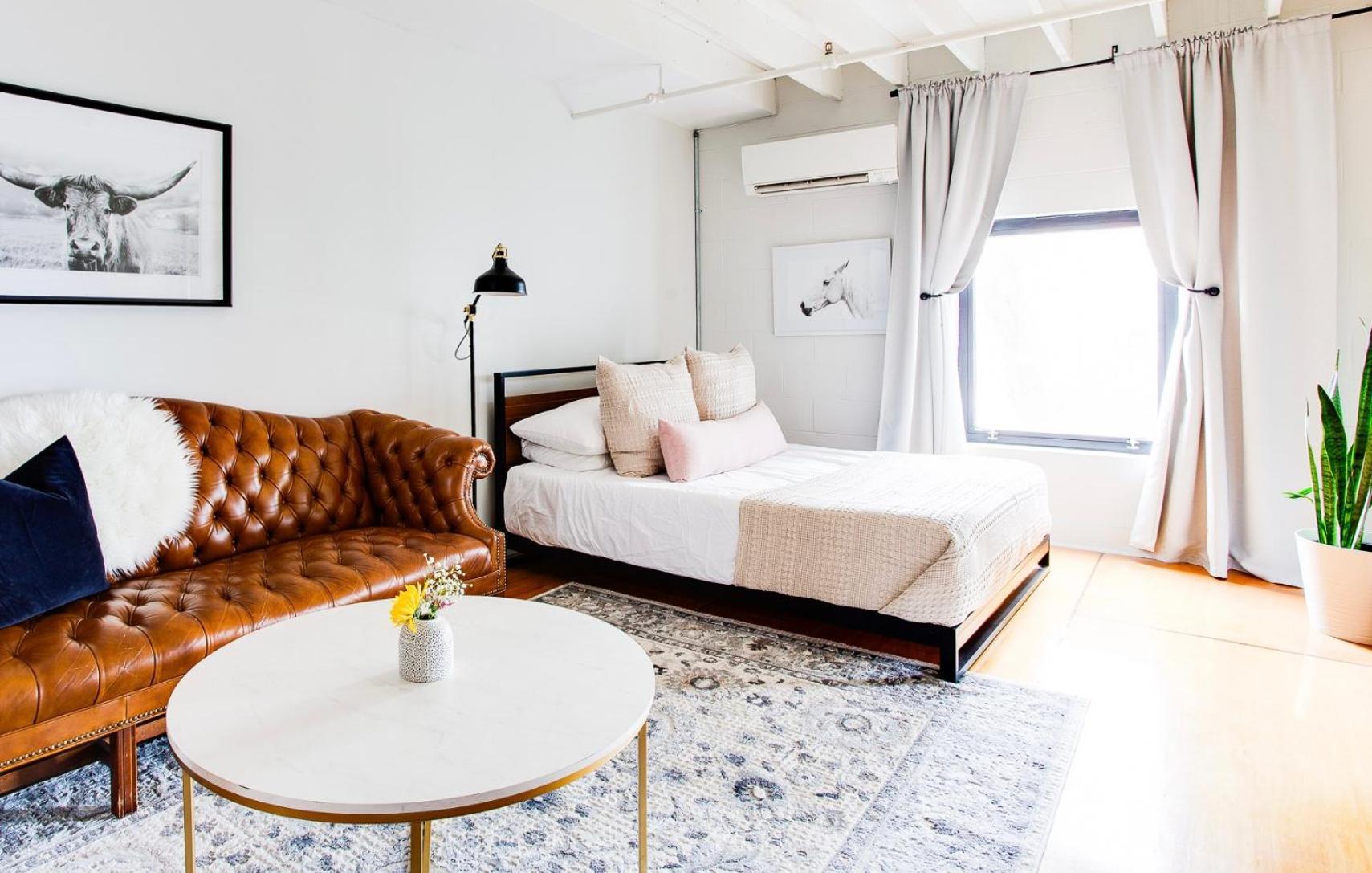Queen Suite - Photo 19