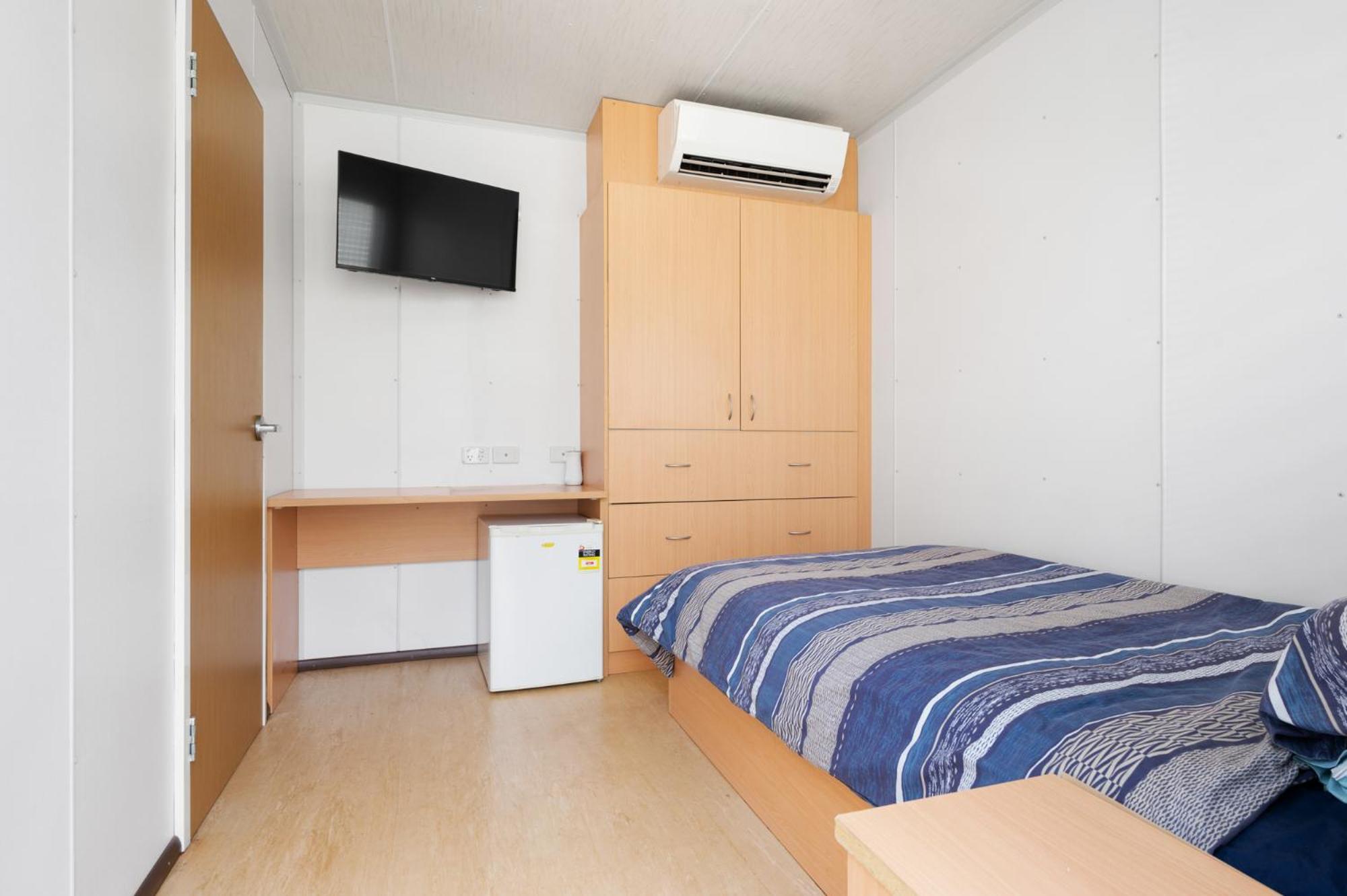 Single Room With Bathroom photo 1