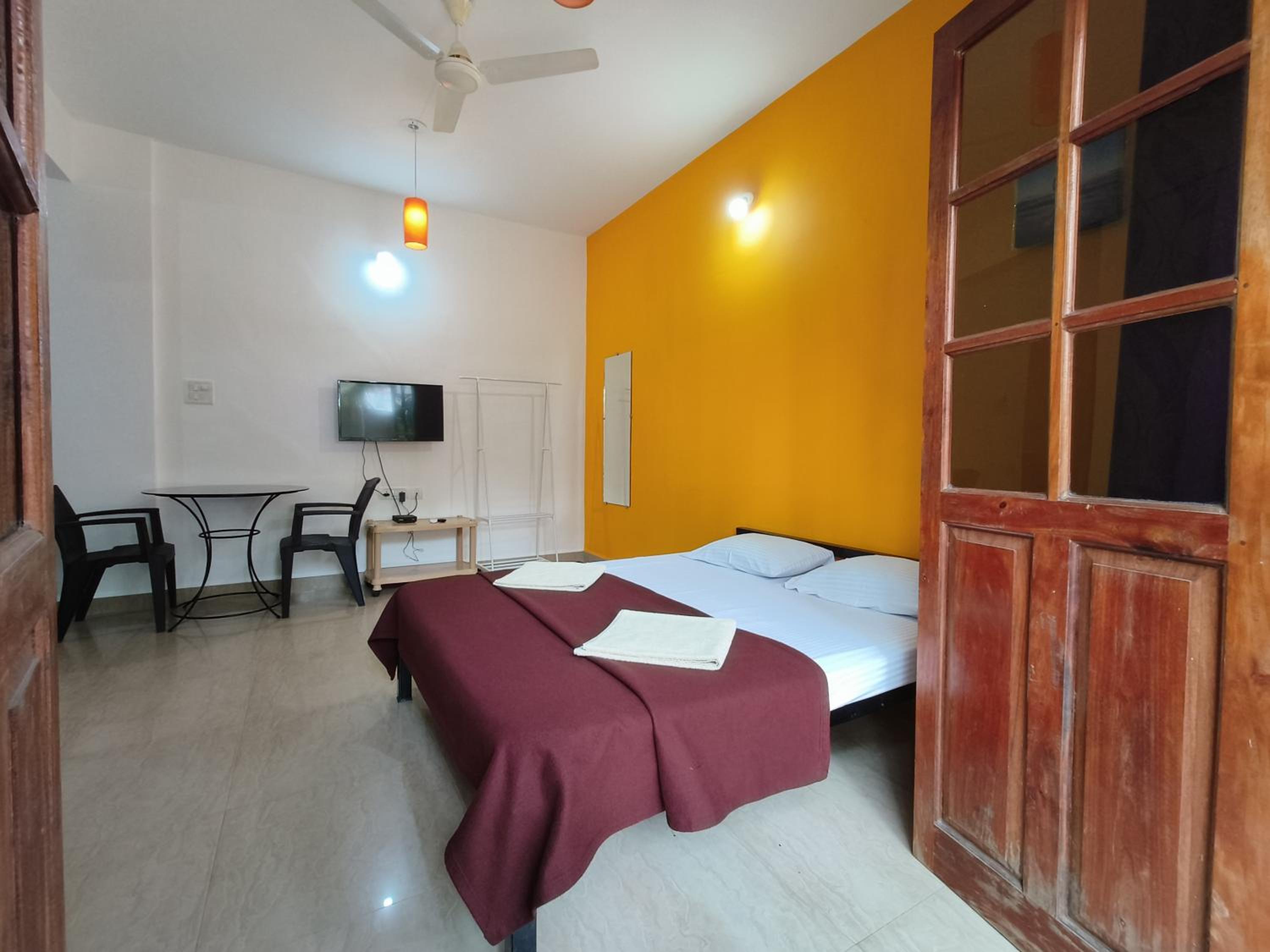 Deluxe Double Room with Balcony - Photo 38