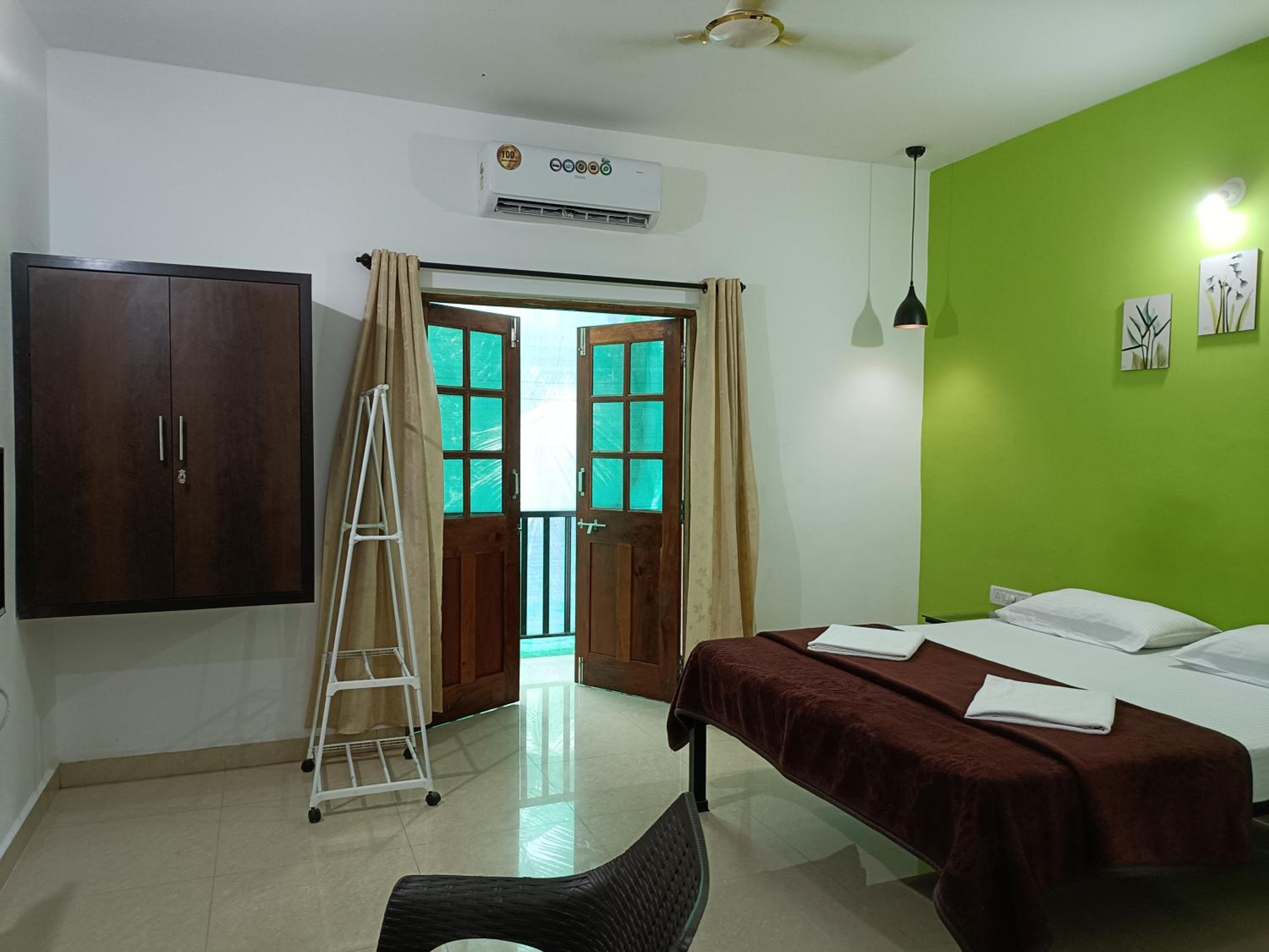 Deluxe Double Room with Balcony - Photo 53