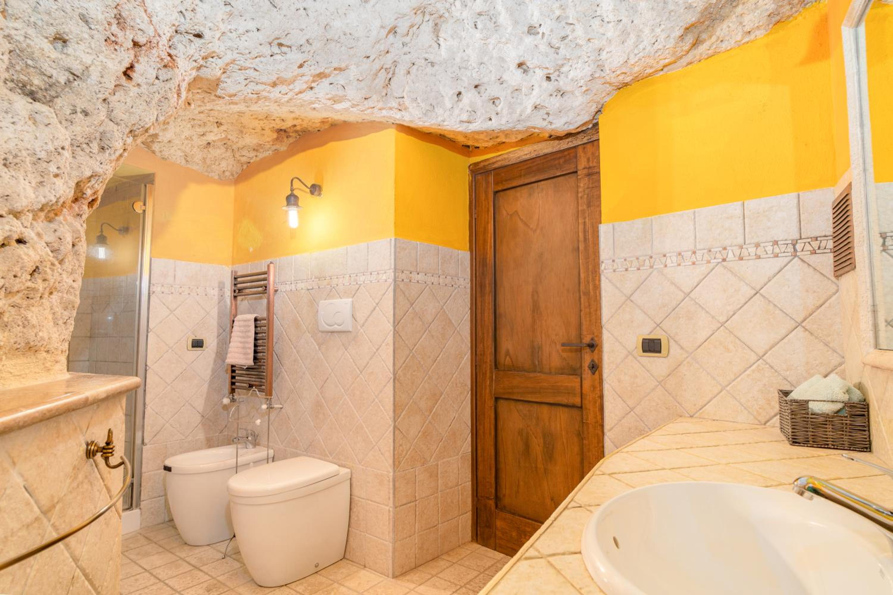 Two-Bedroom House - Photo 7