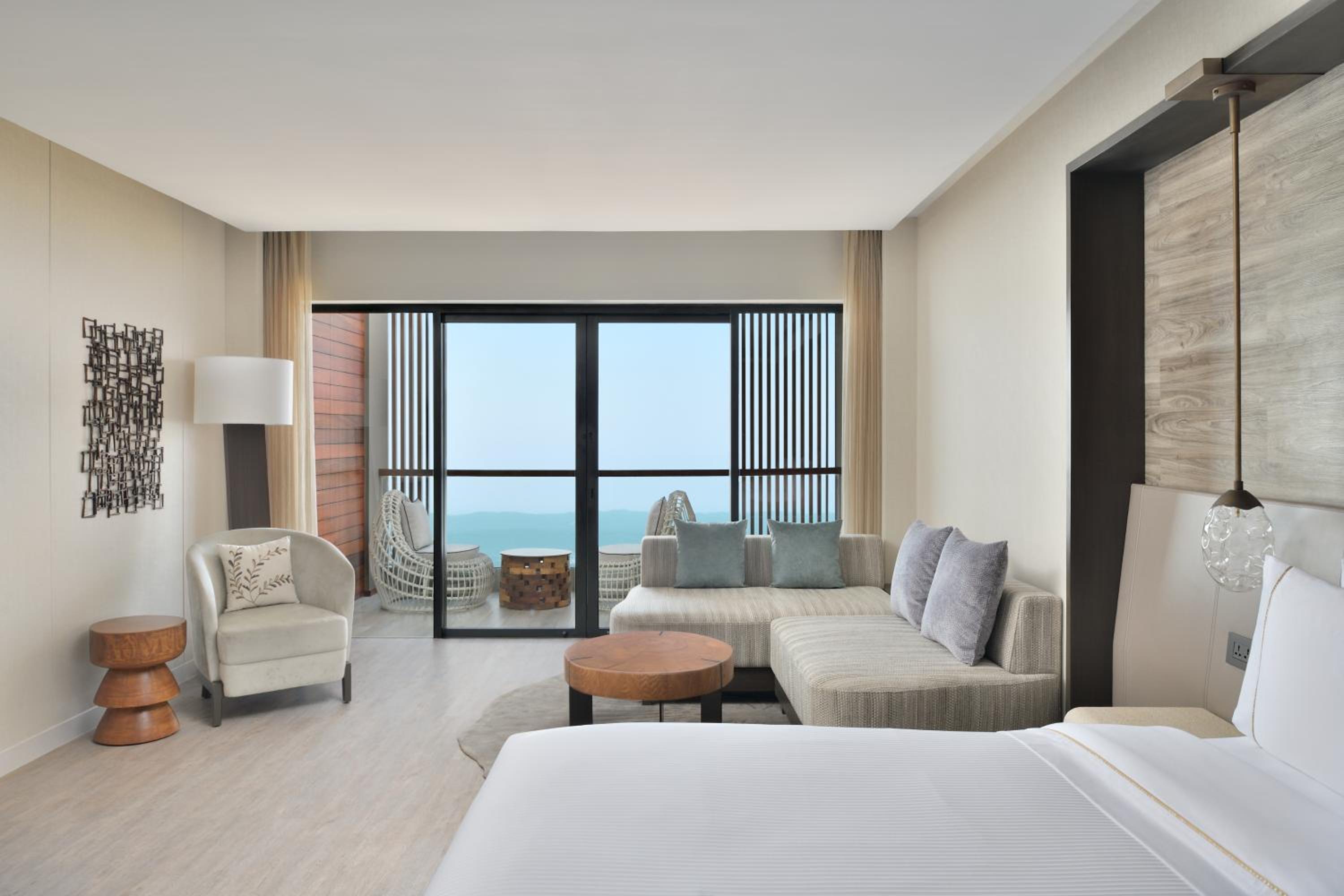 Premier King Room with Balcony and Valley View | INR 1,000 wellness credit per day (non-cumulative), redeemable against Spa therapy or at Hakuna Matata (the gaming zone) - Photo 1