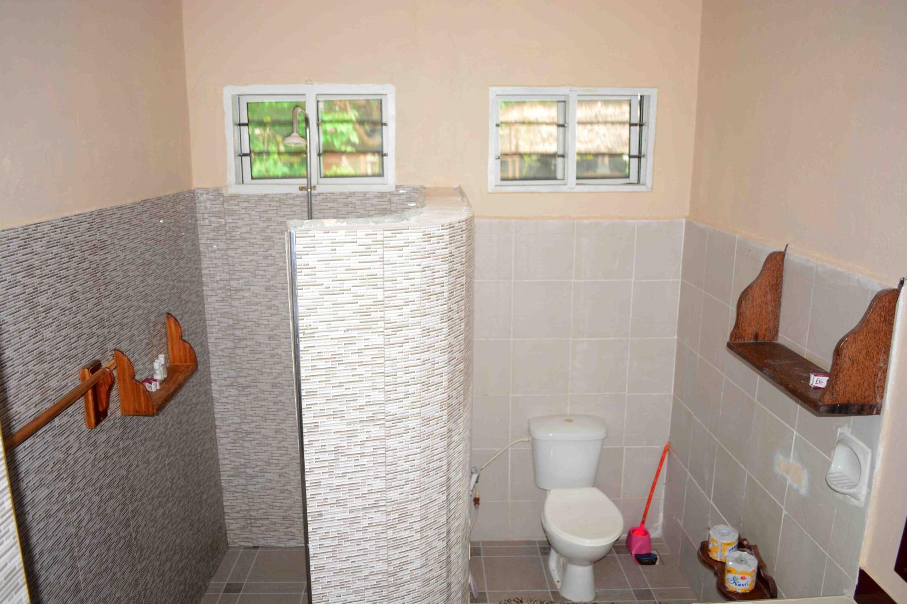Deluxe Double or Twin Room - Photo 9