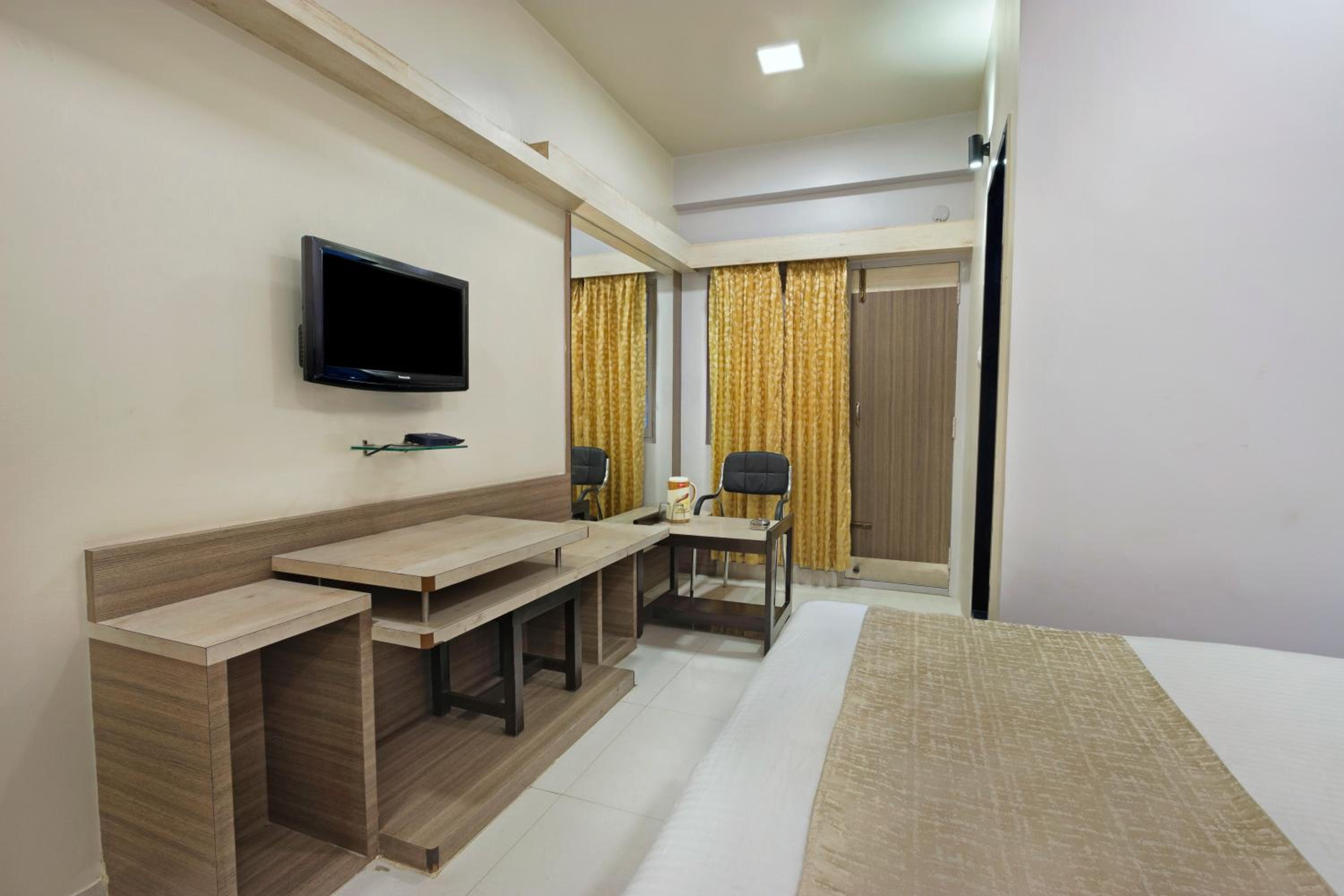 Deluxe Triple Room photo 2