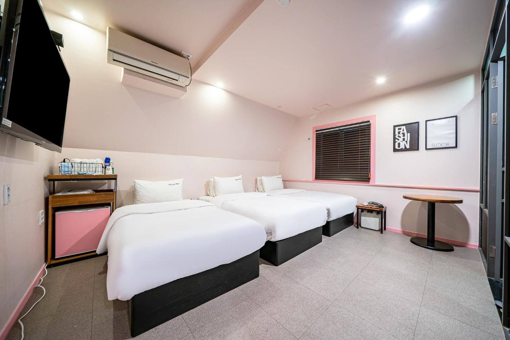 Triple Room - Photo 2