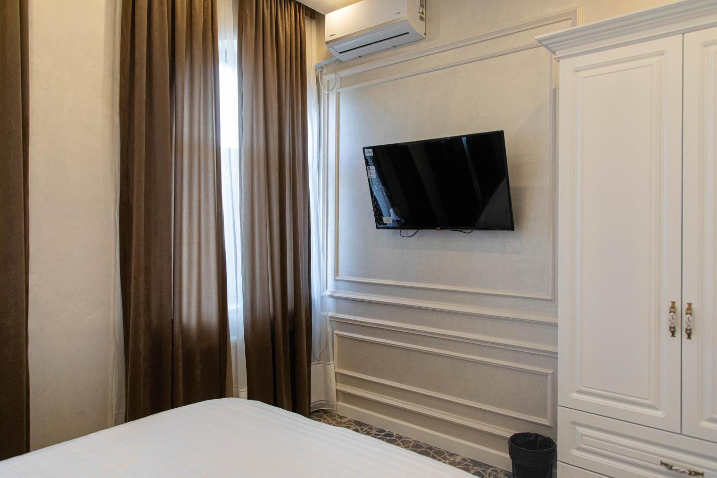 Budget Double Room photo 2