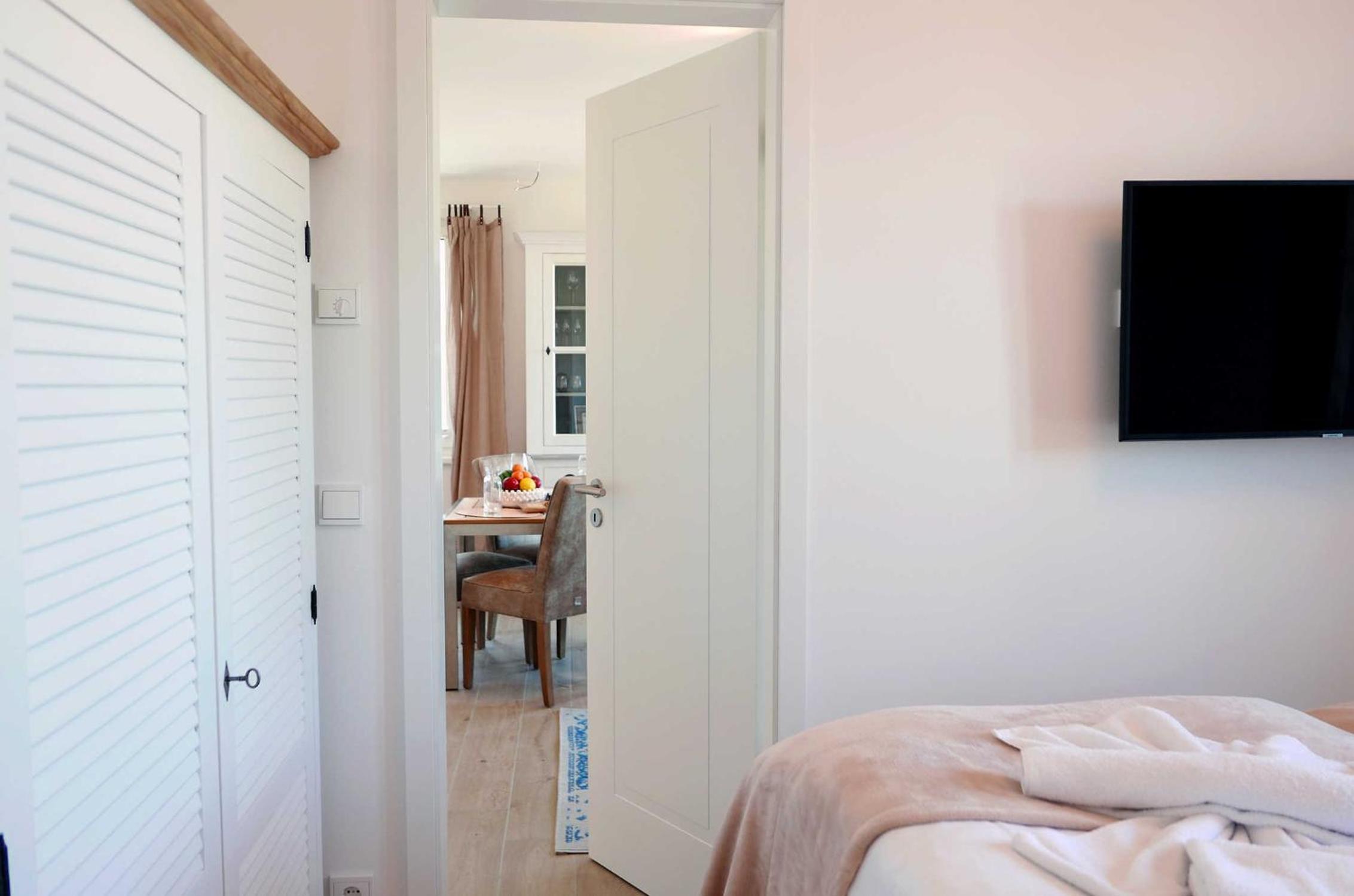 One-Bedroom Apartment with Balcony photo 3