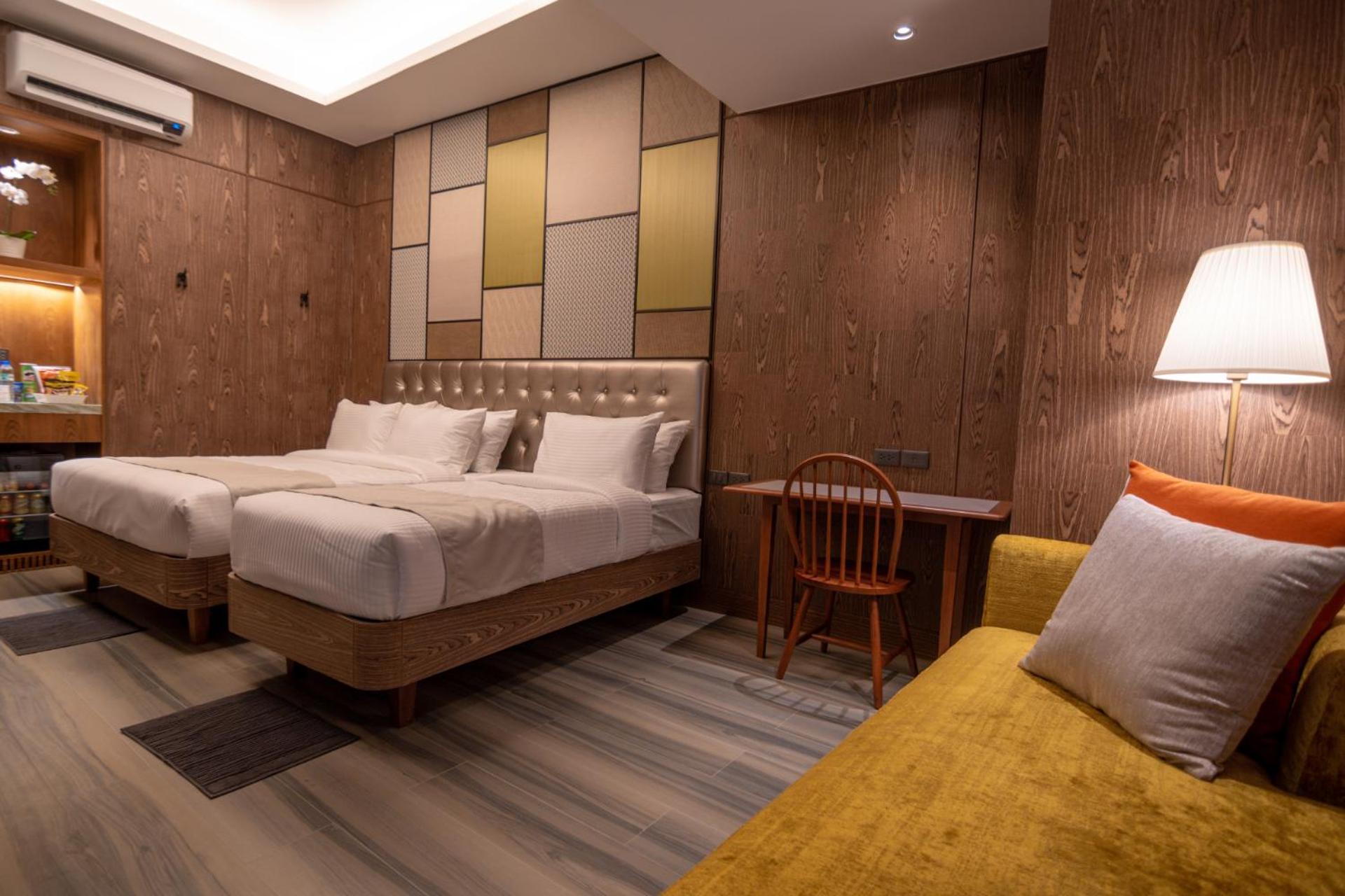 Deluxe Family Room - Photo 11