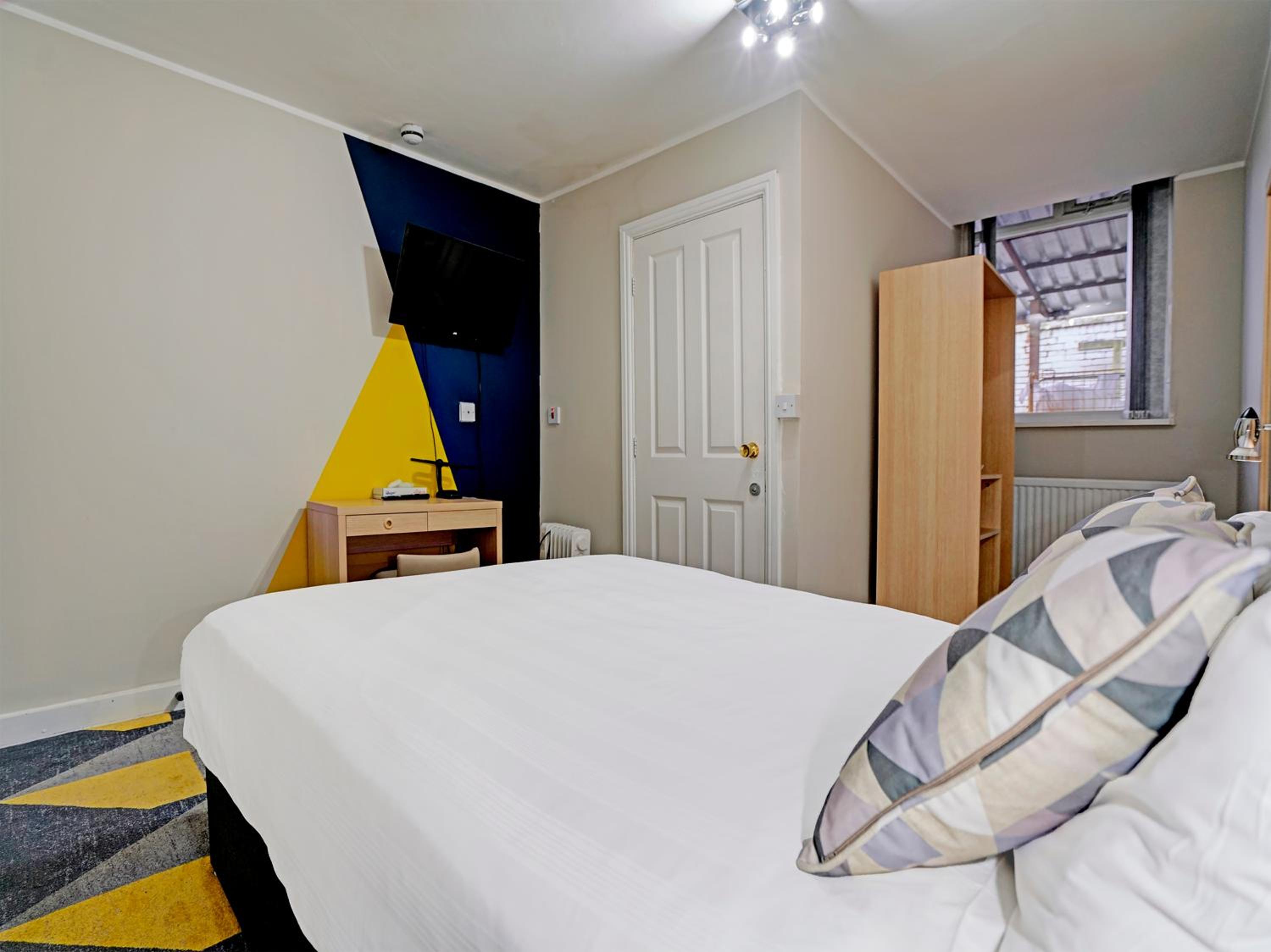 Standard Twin Room photo 3