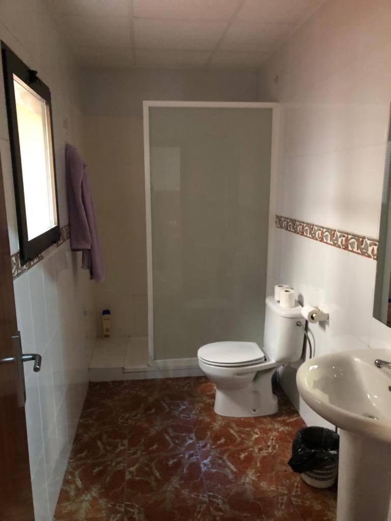 Twin Room - Photo 2