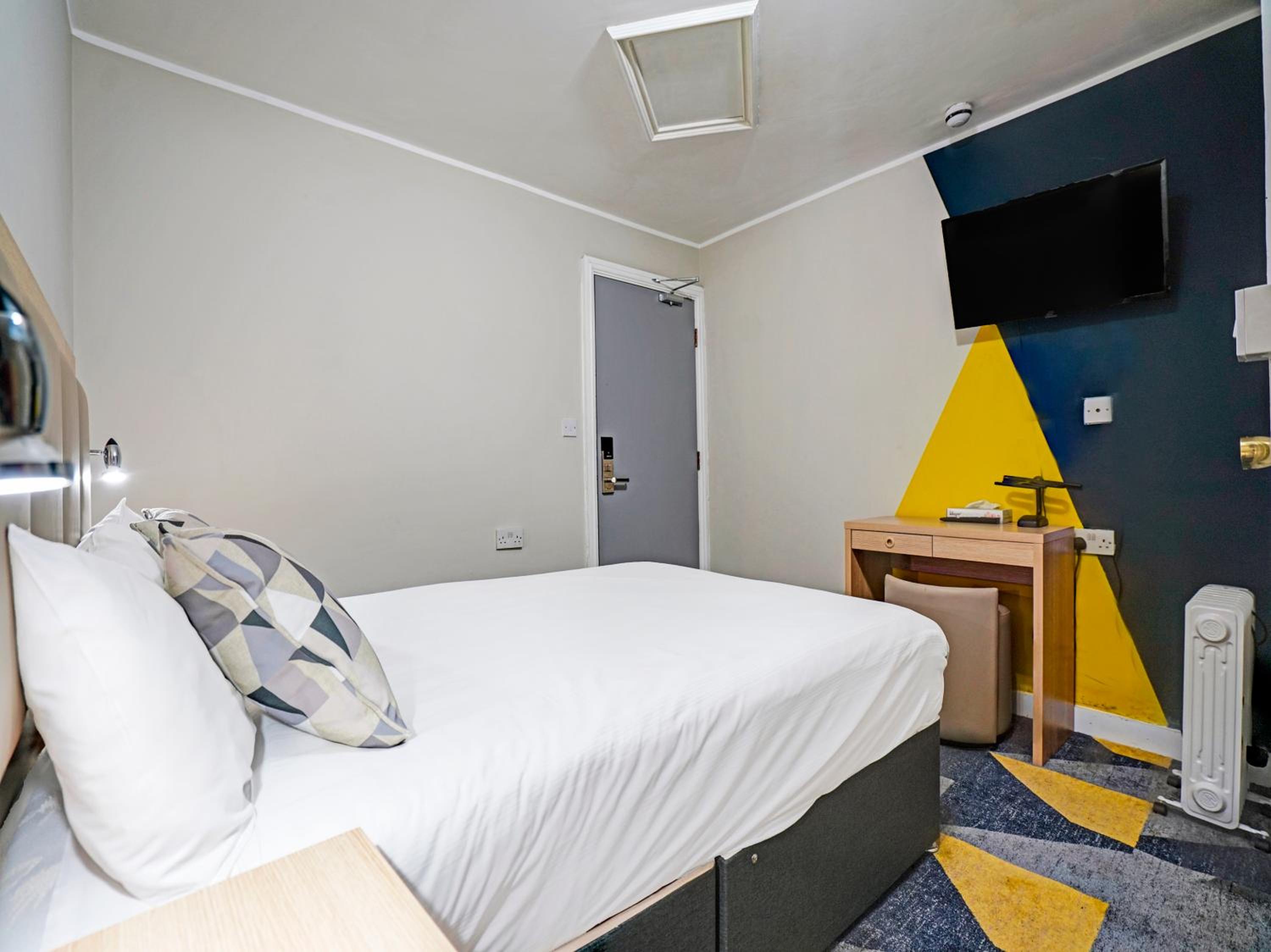 Standard Twin Room photo 2