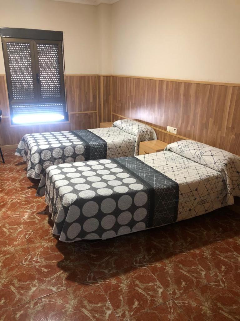 Twin Room - Photo 1