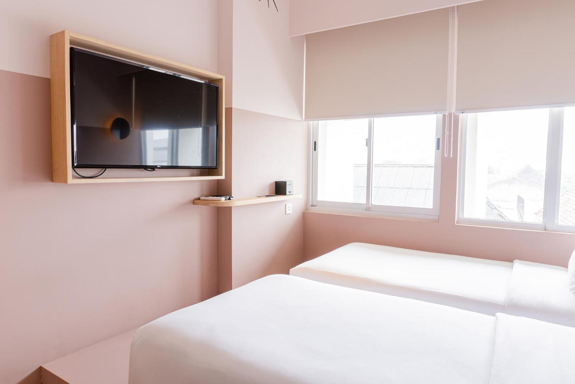 Twin Room - Photo 5