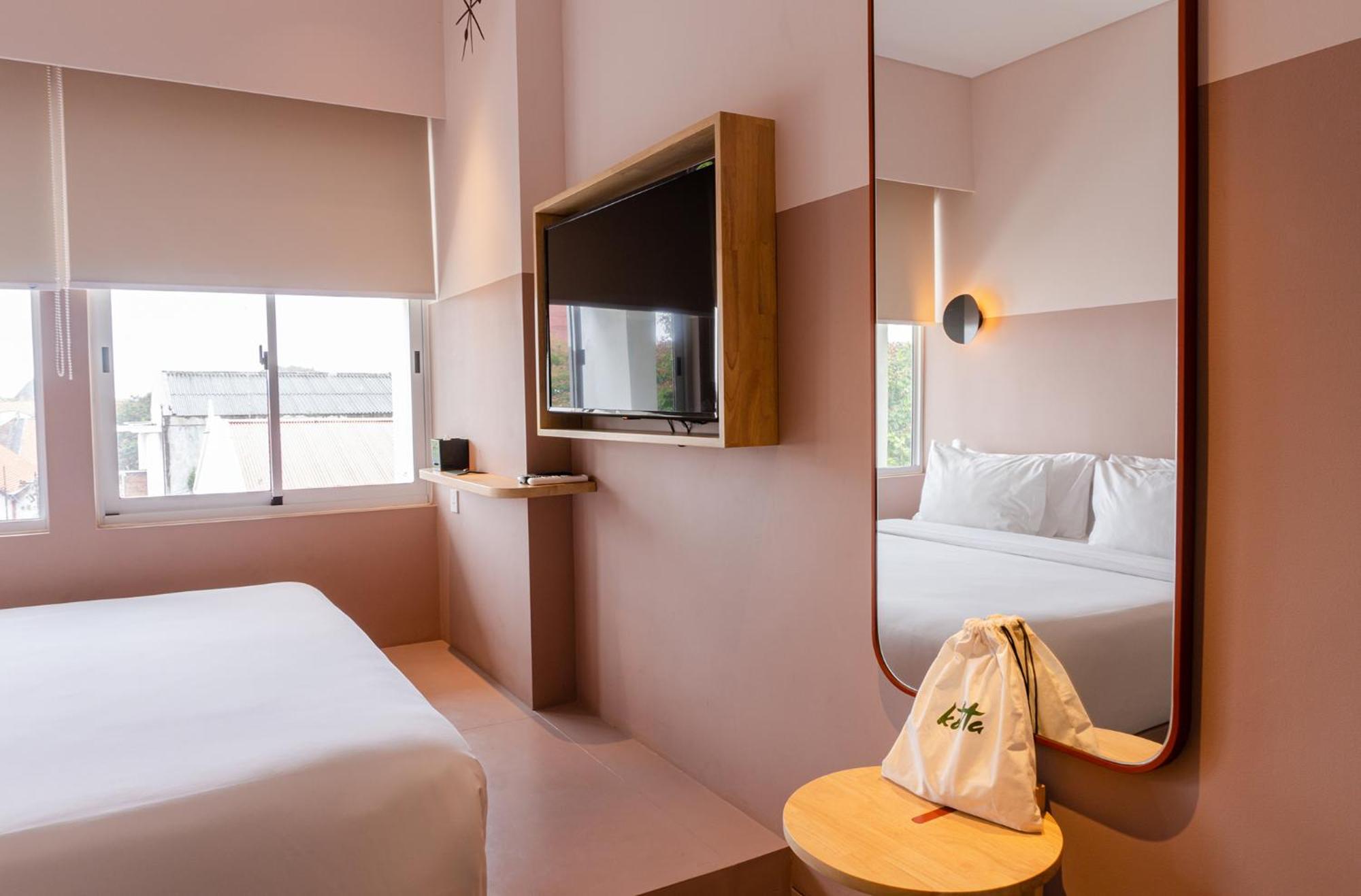 Double Room - Photo 7