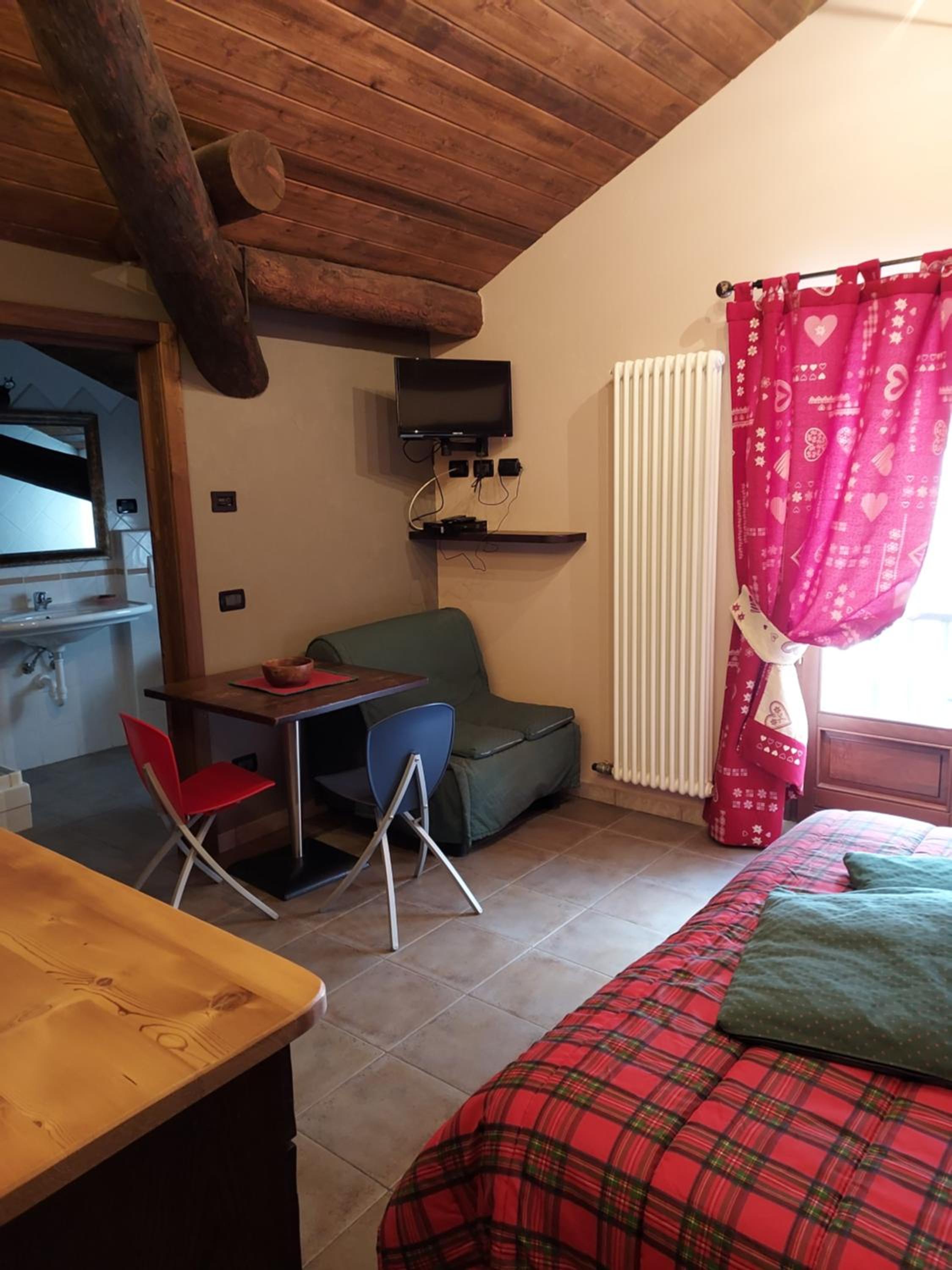 Double Room with Private Bathroom photo 3