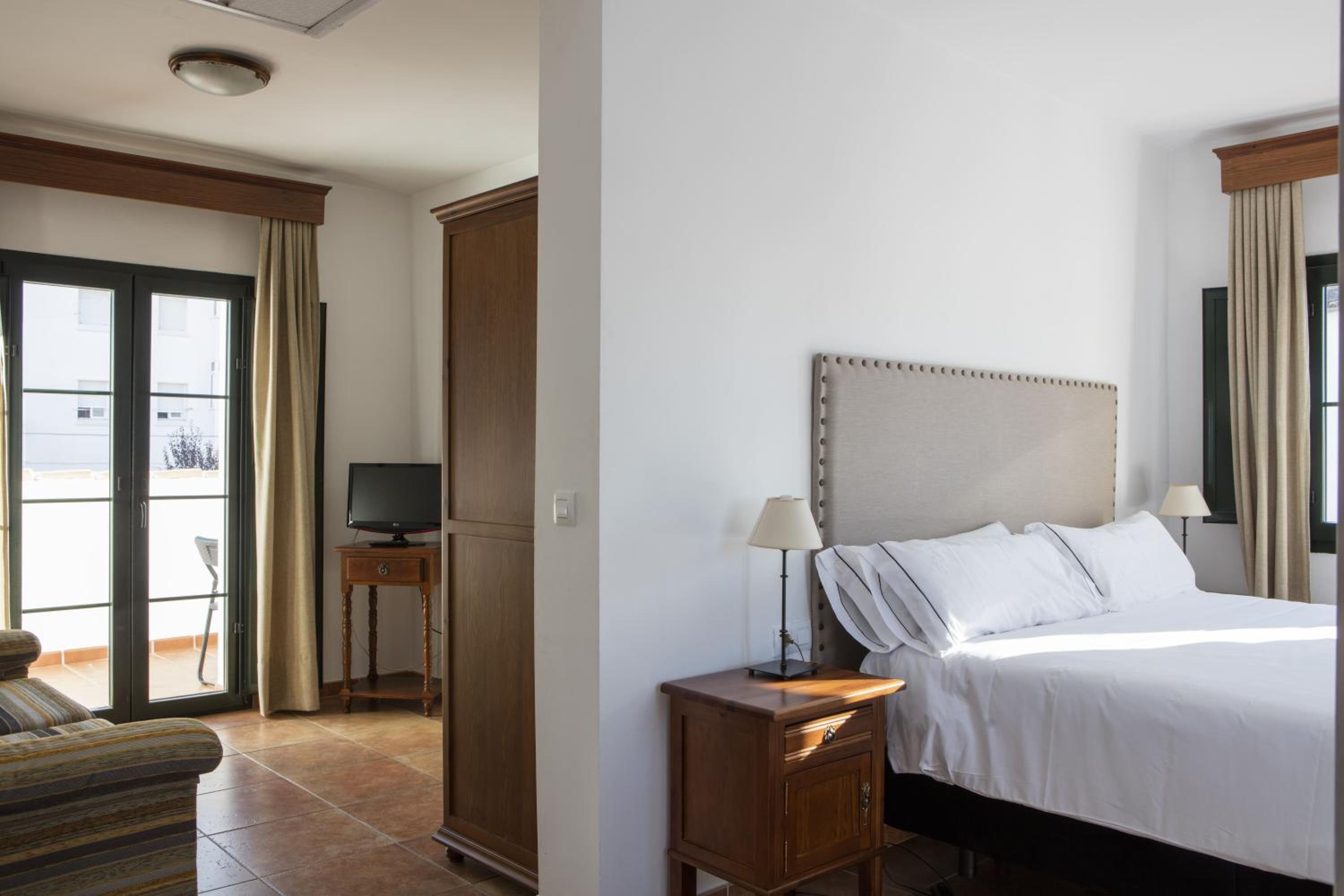 Suite - Photo 12