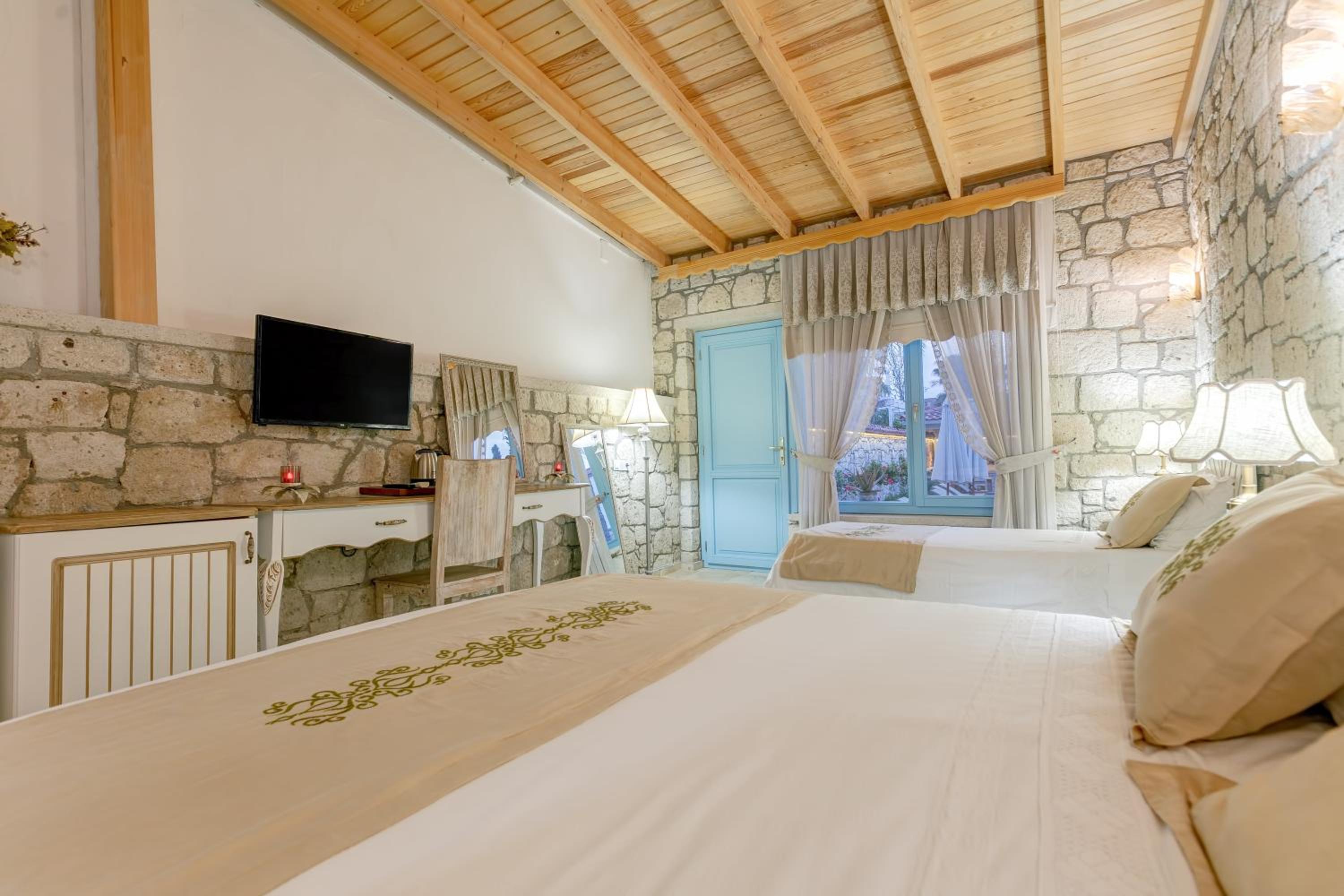 Superior Triple Room - Photo 2