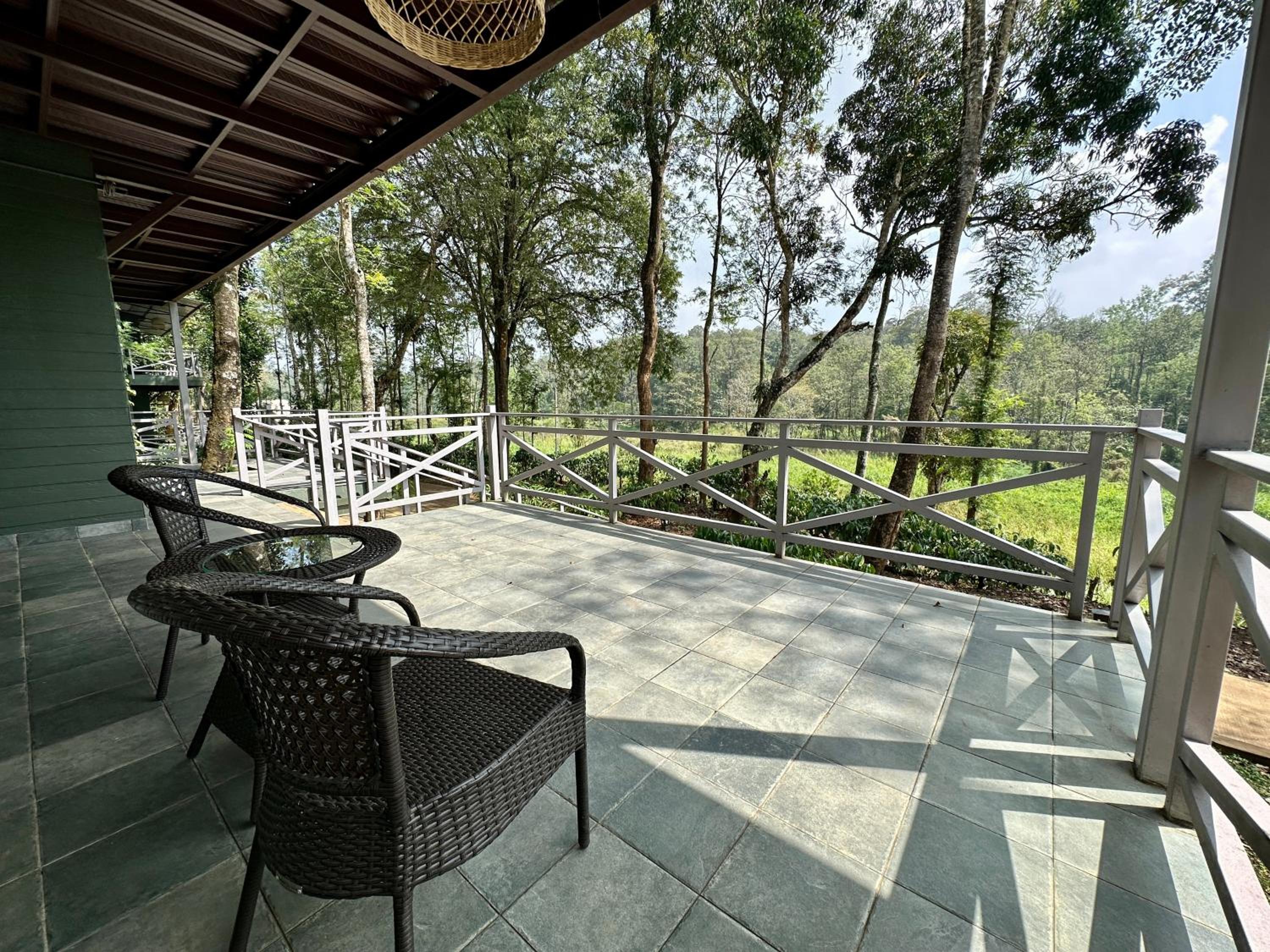 Tamarind Canopy Luxe Cabin - Photo 11