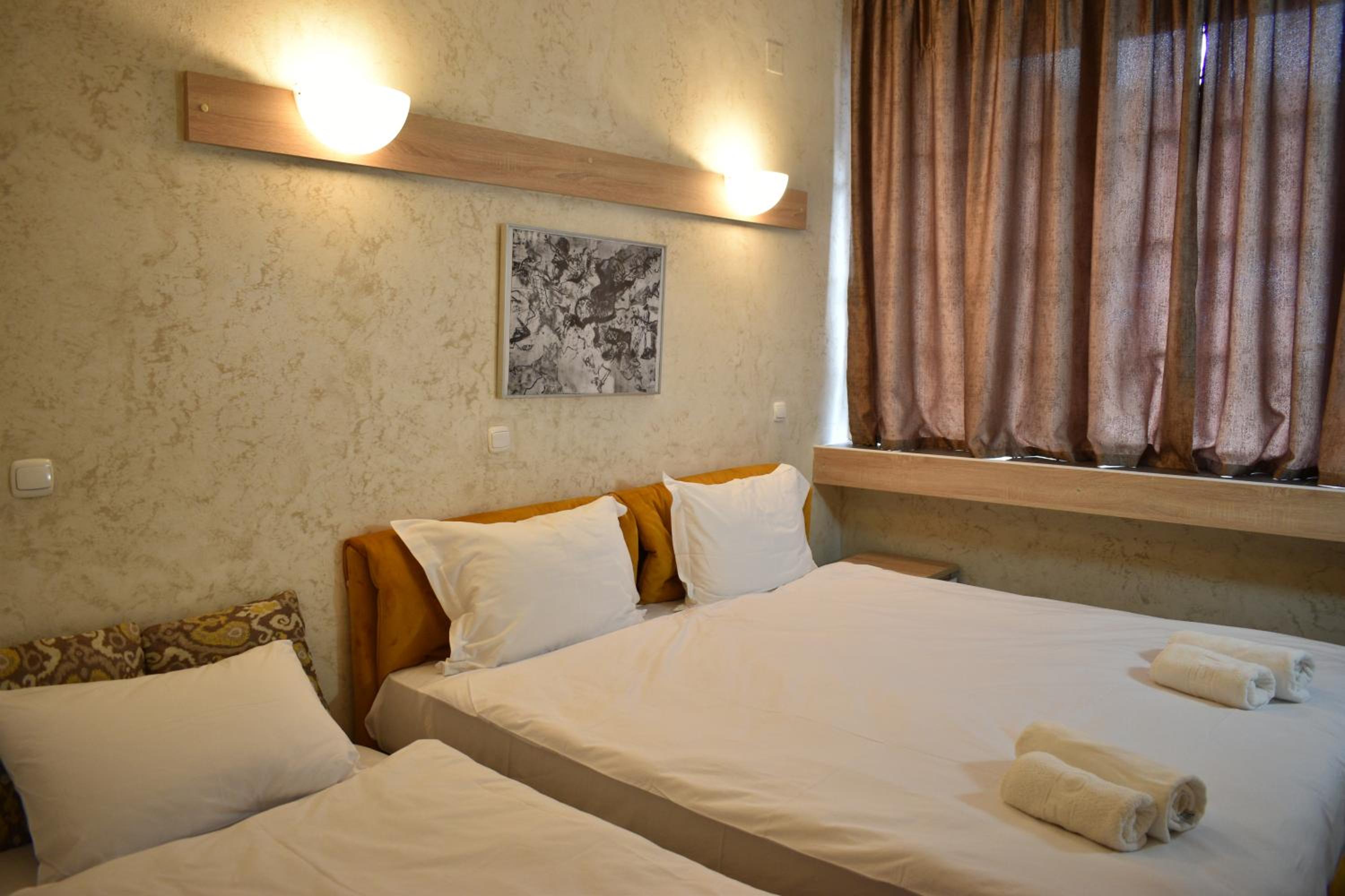 Basic Triple Room
