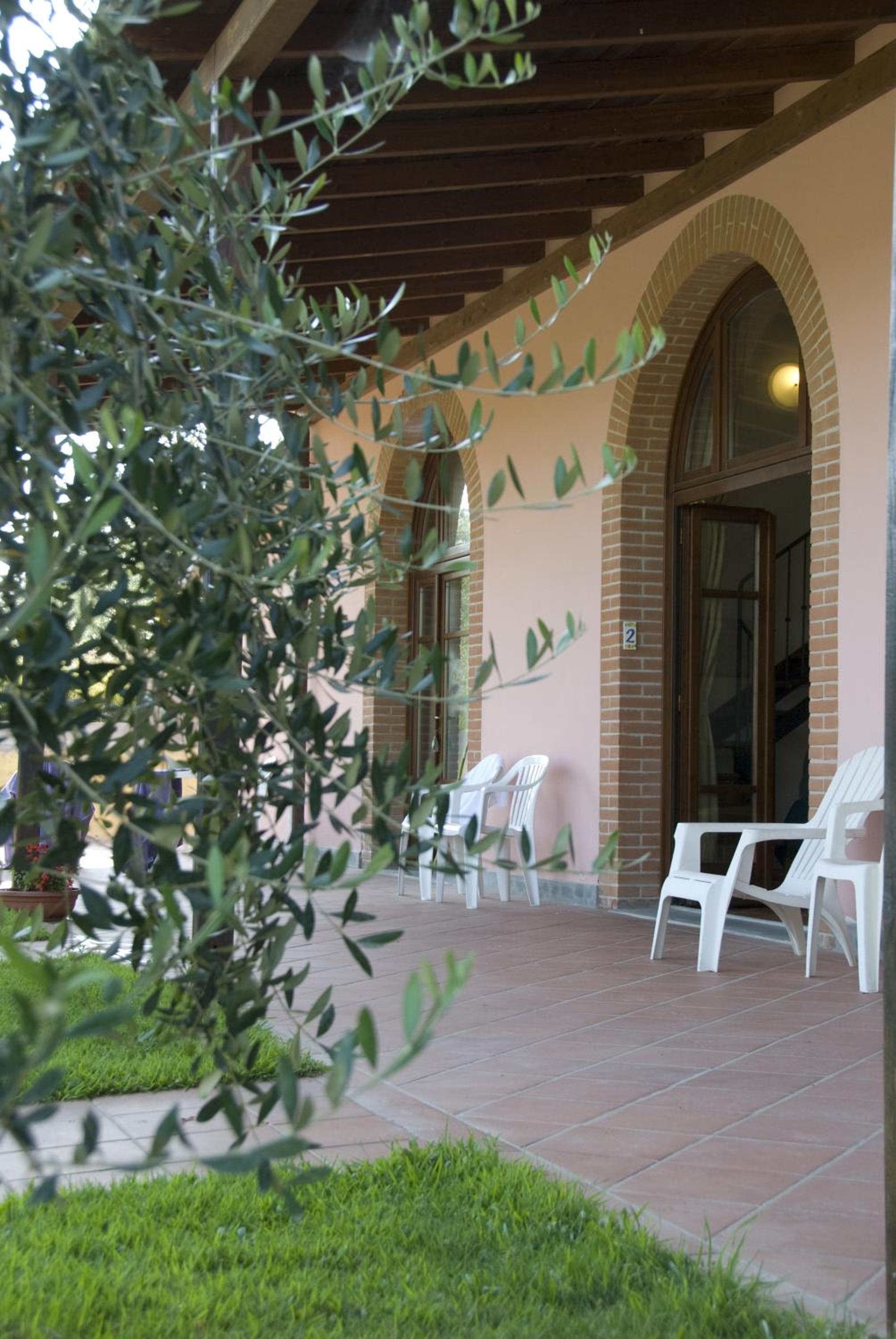 Suite - Split Level - Photo 5