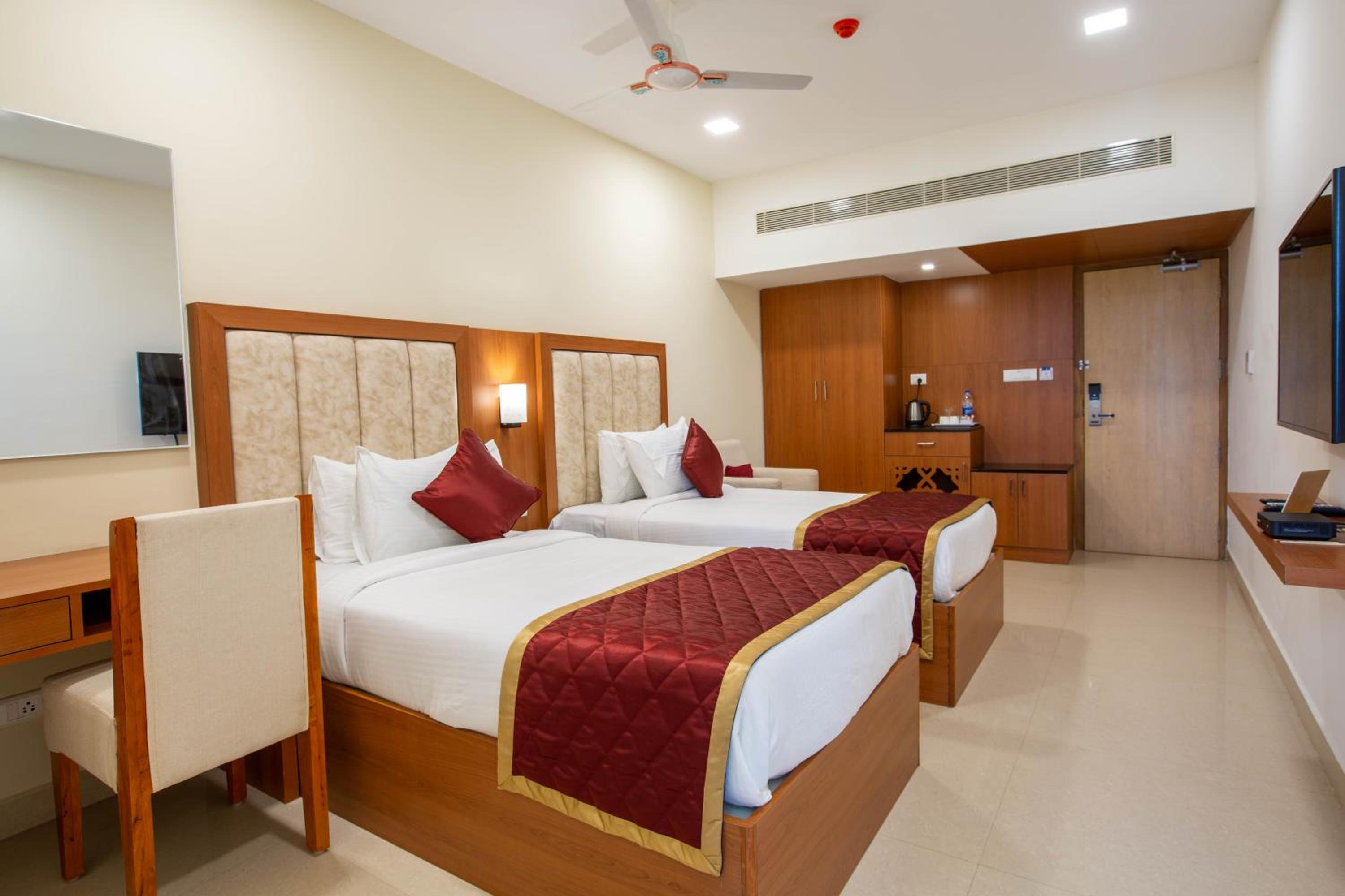 Standard Double Room - Photo 15