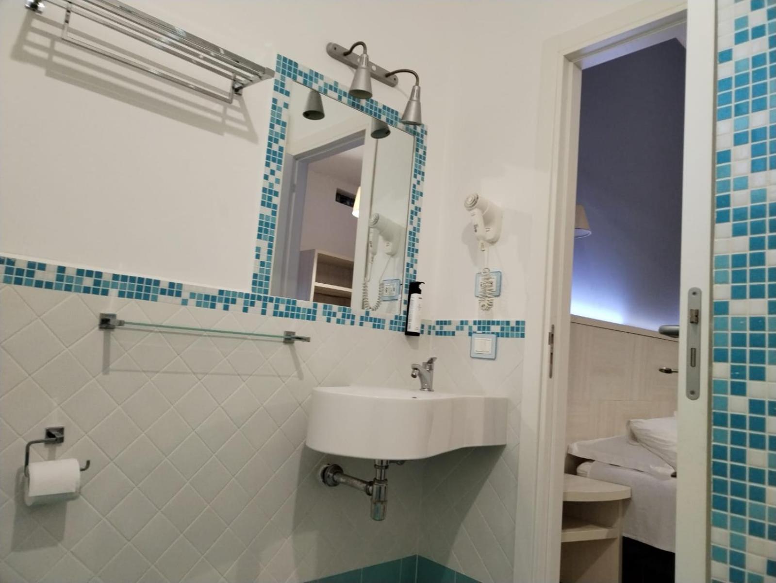 Budget Double or Twin Room - Photo 2