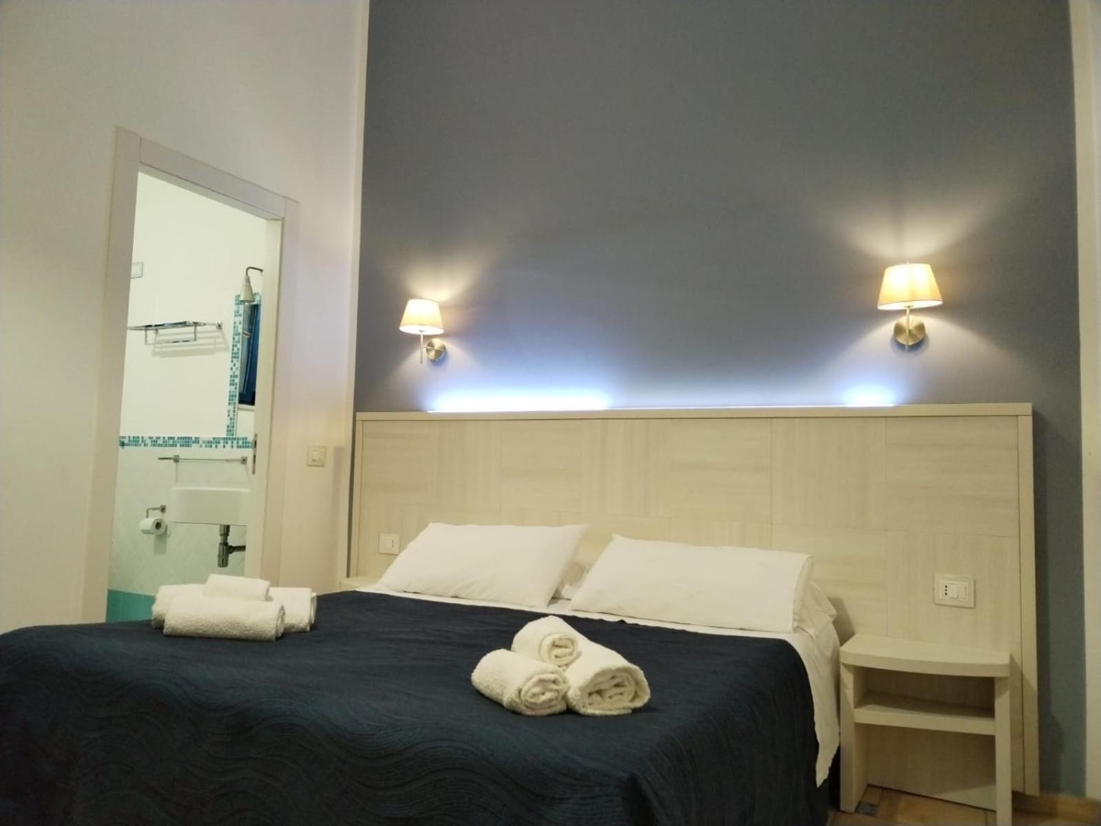 Budget Double or Twin Room - Photo 3