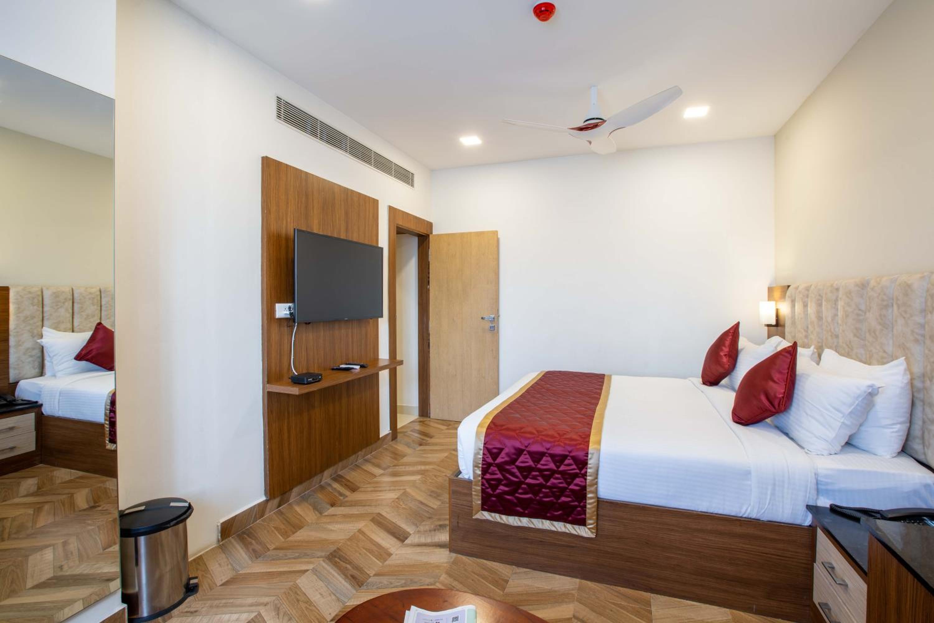 King Suite - Photo 1