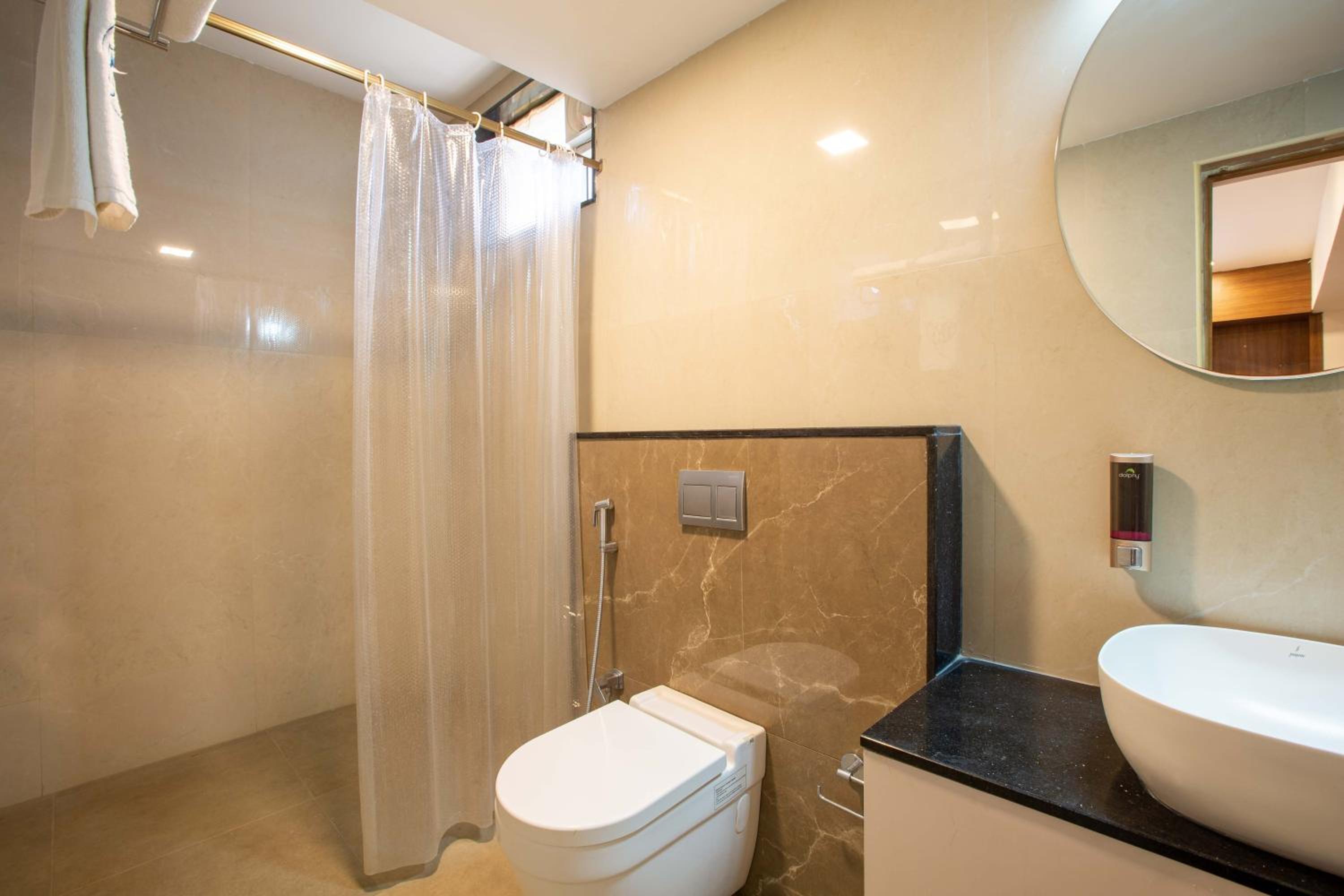 King Suite - Photo 17