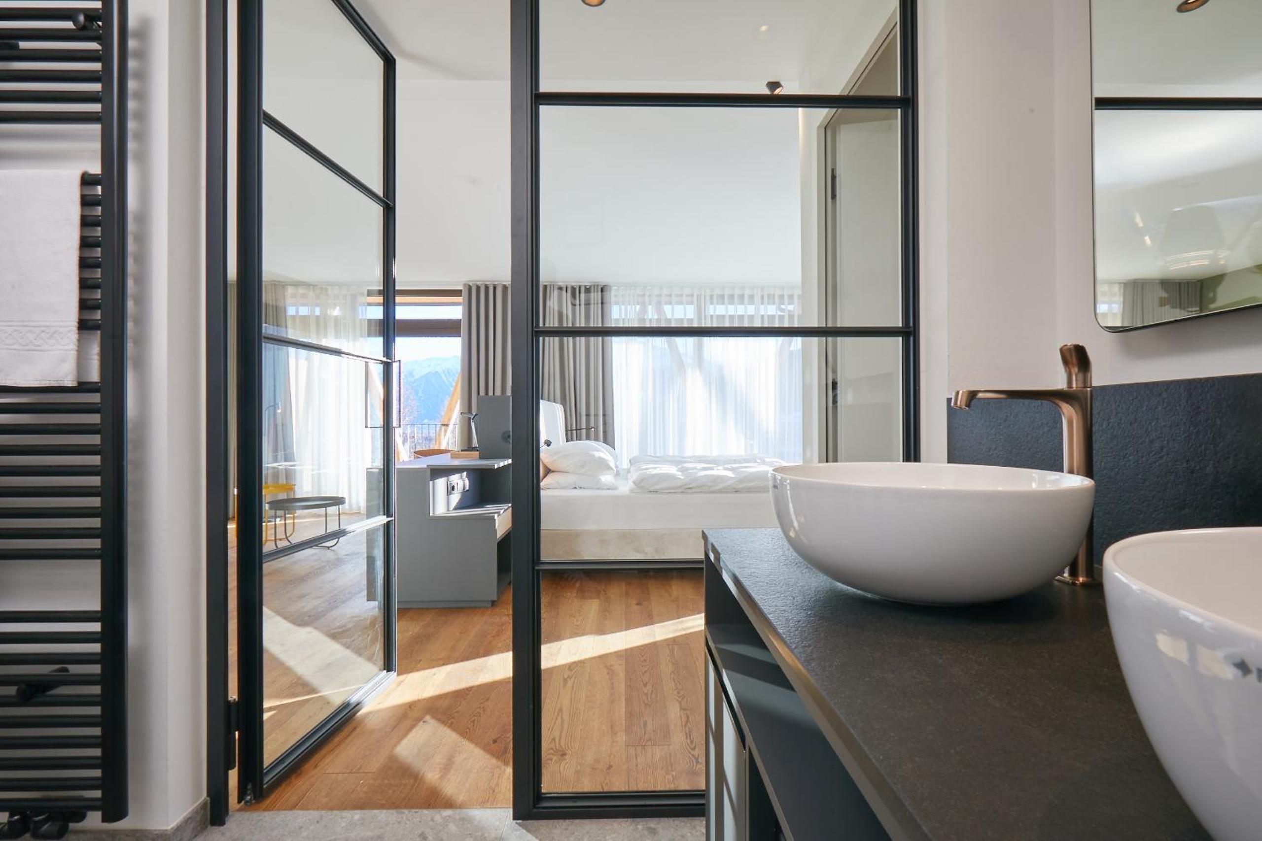 Suite with Mountain View photo 2