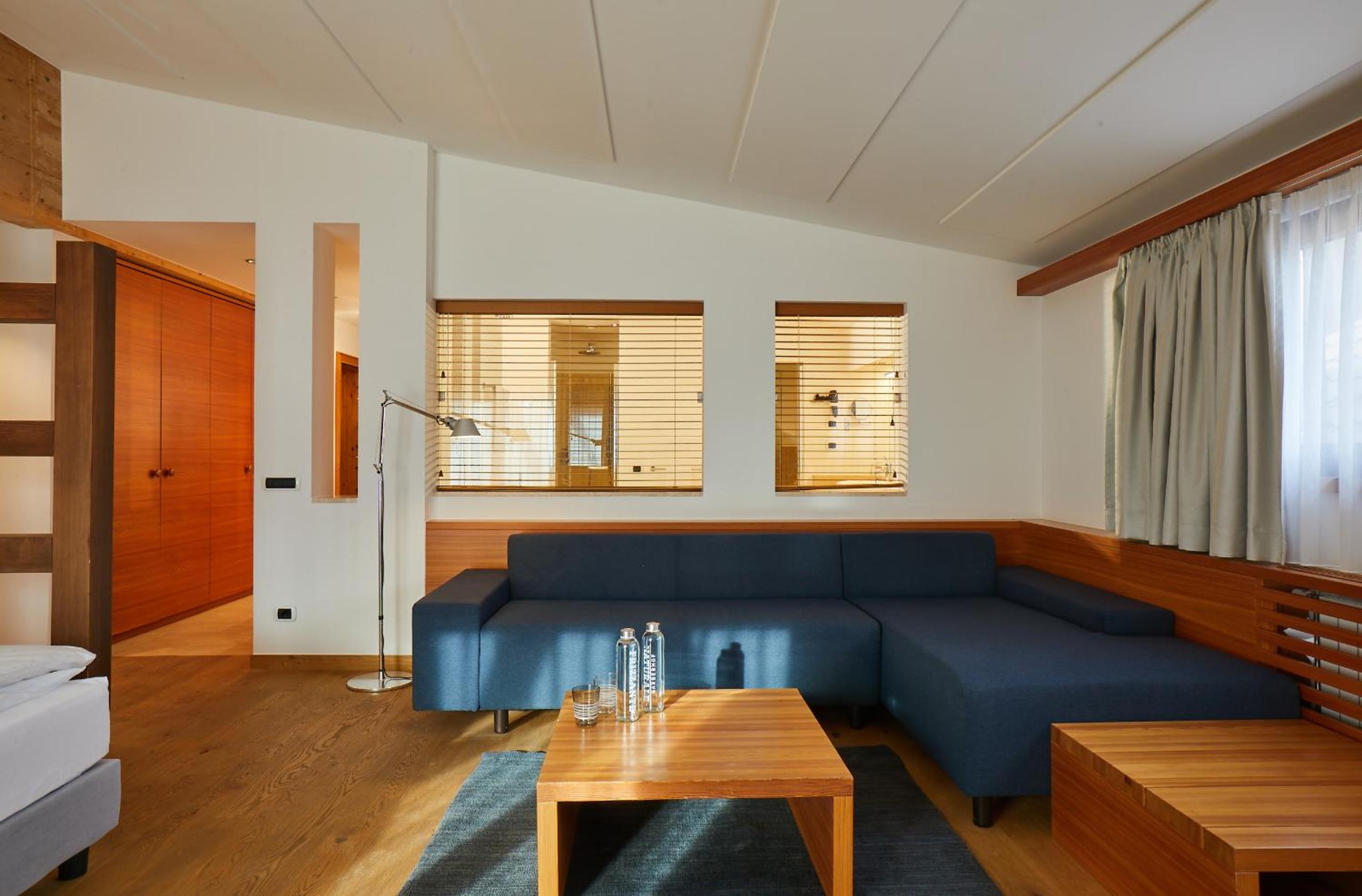 Luxury Suite with Balcony photo 2