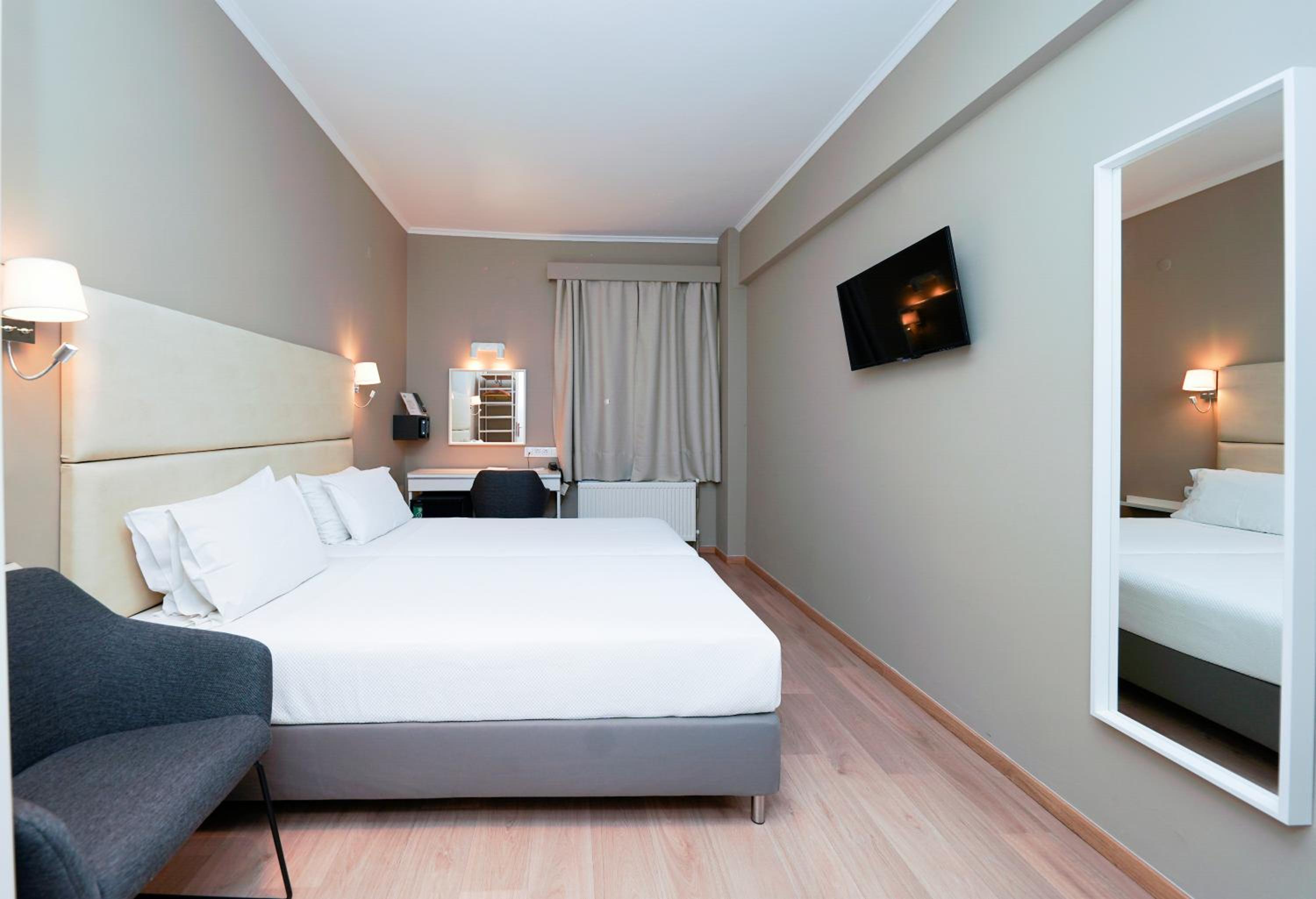 Twin Room Interior View - Photo 3