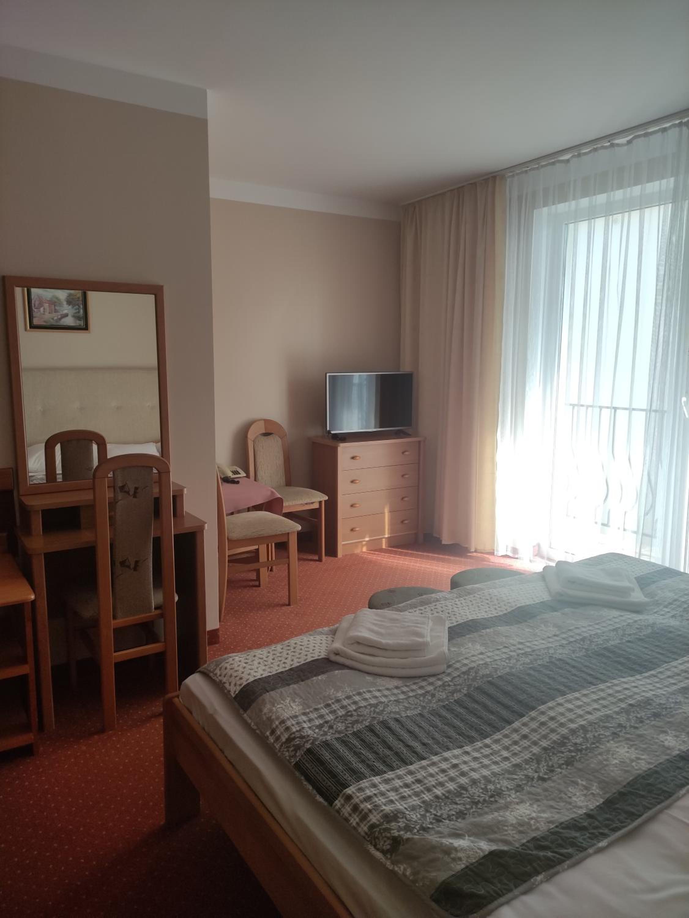 Double or Twin Room - Photo 10