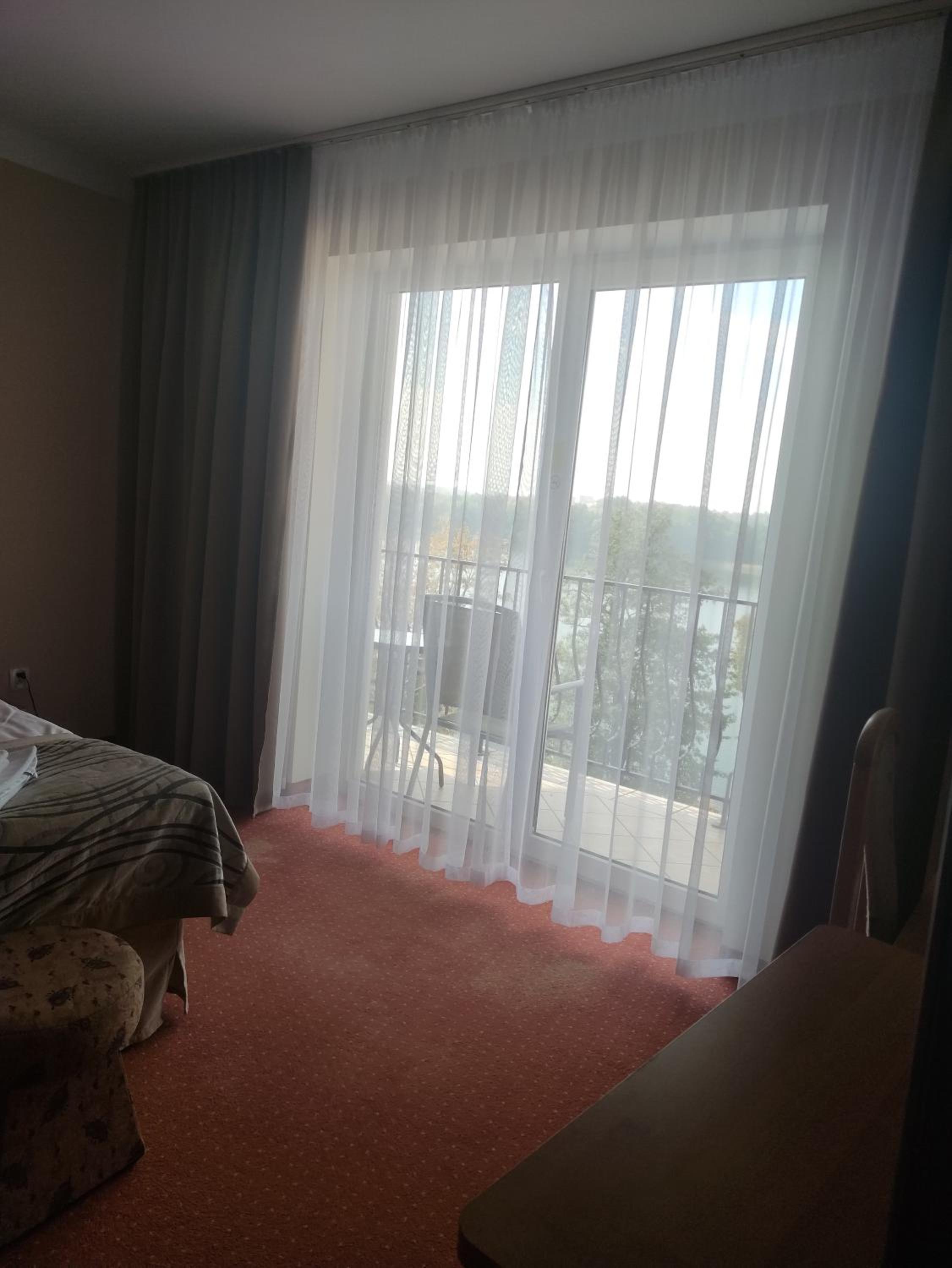 Double Room with Lake View - Photo 3