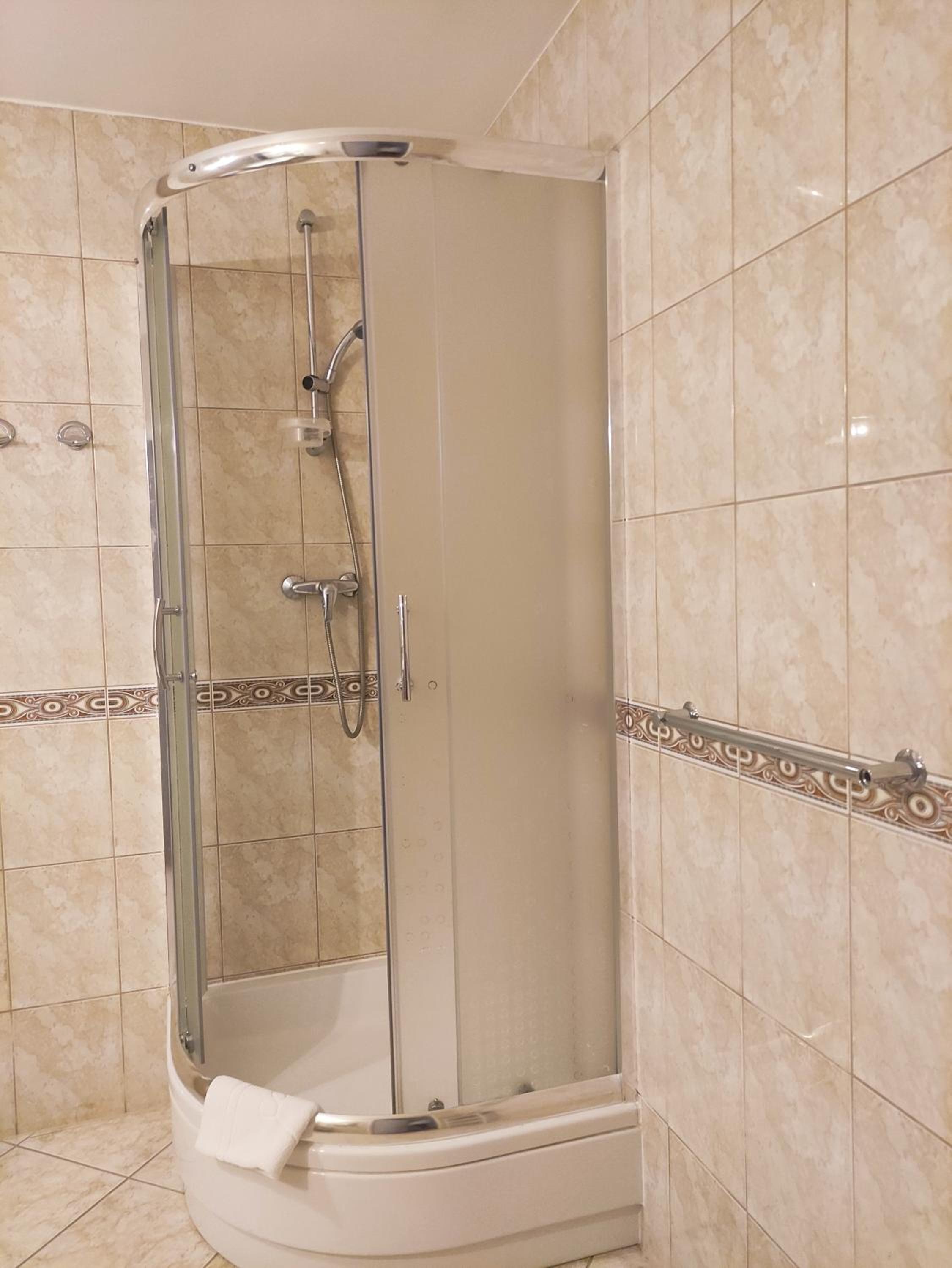 Double Room with Lake View - Photo 4