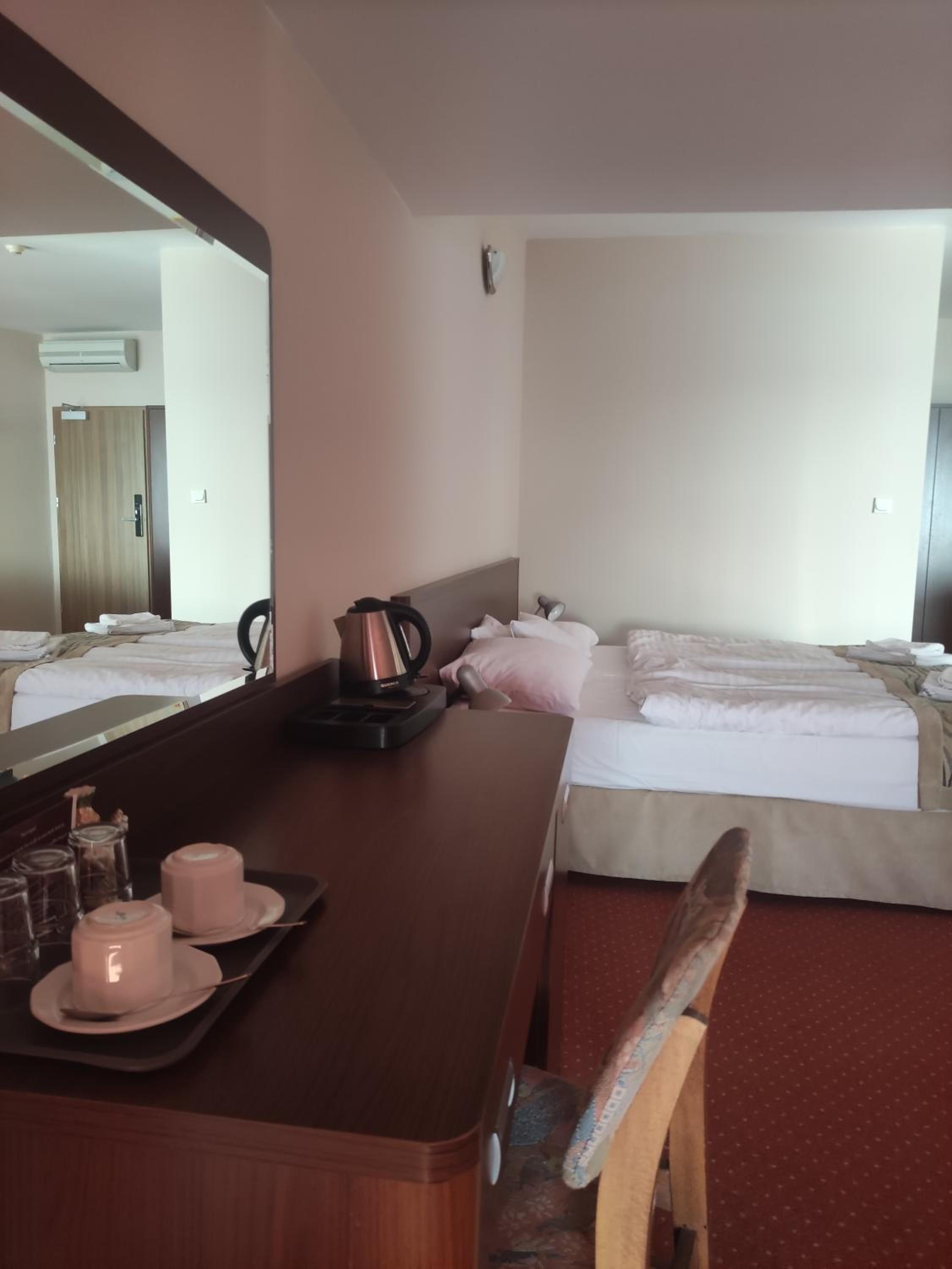 Superior King Room - Photo 9