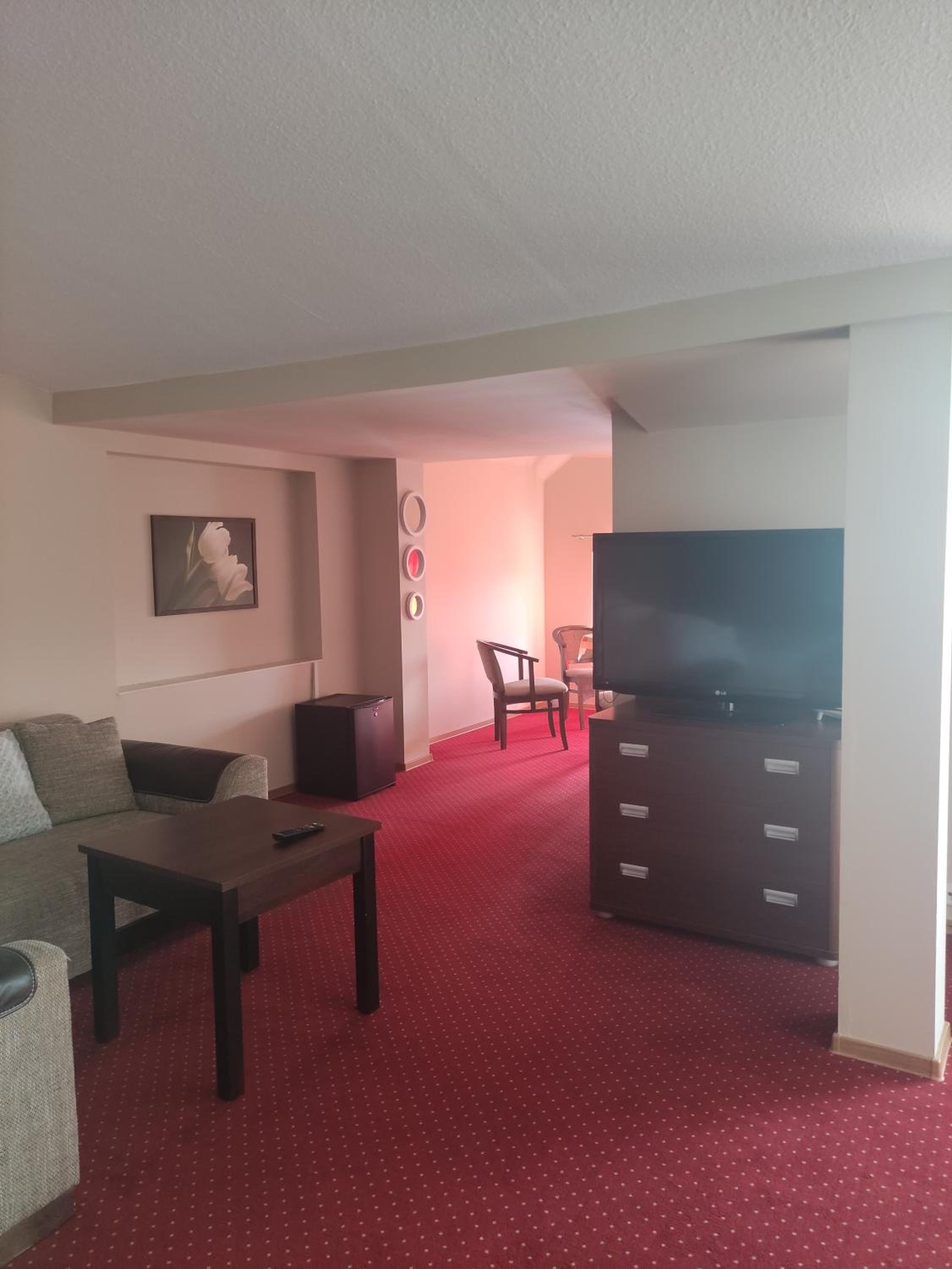 Superior King Room - Photo 3