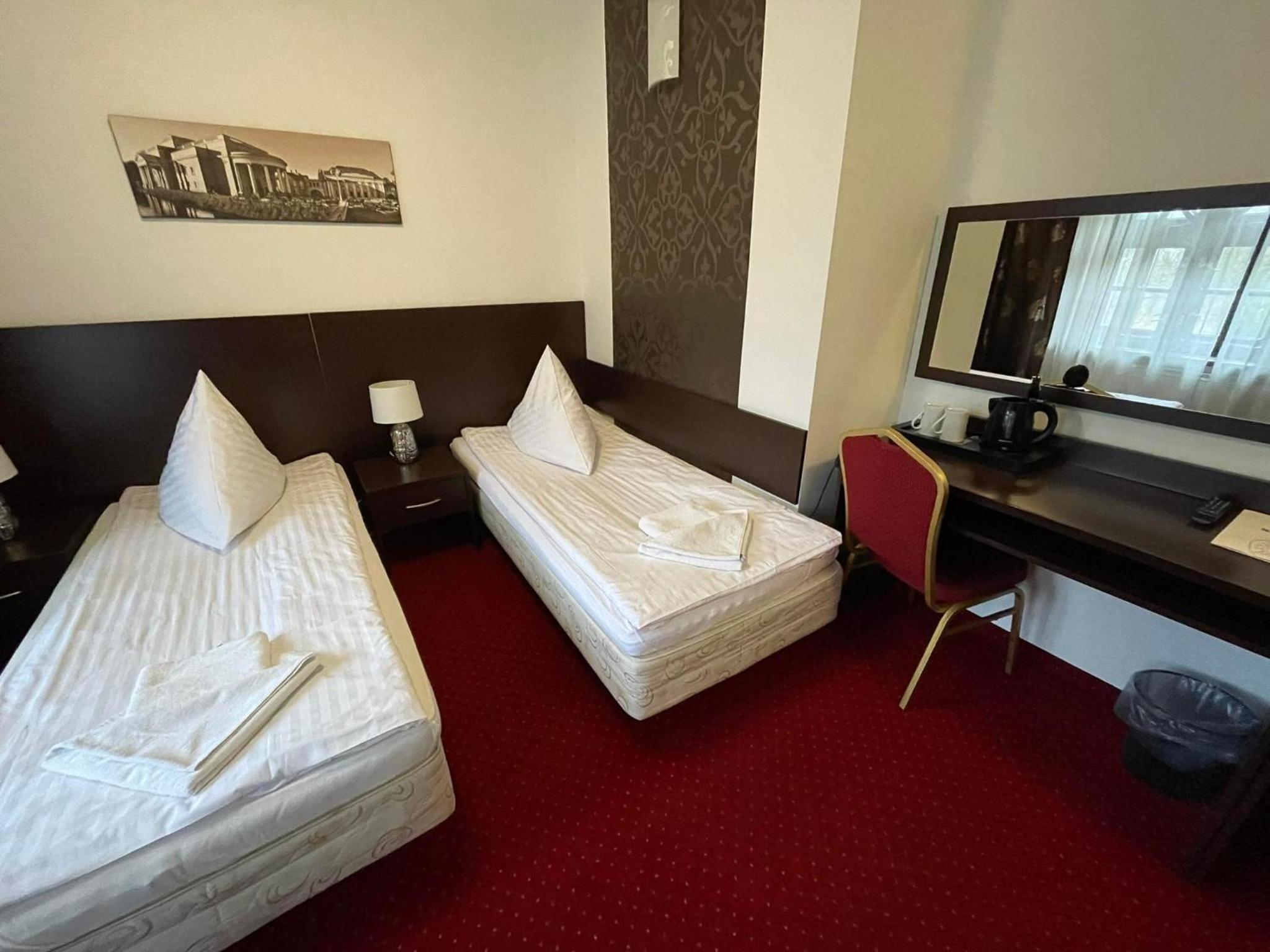 Double Room - Photo 5