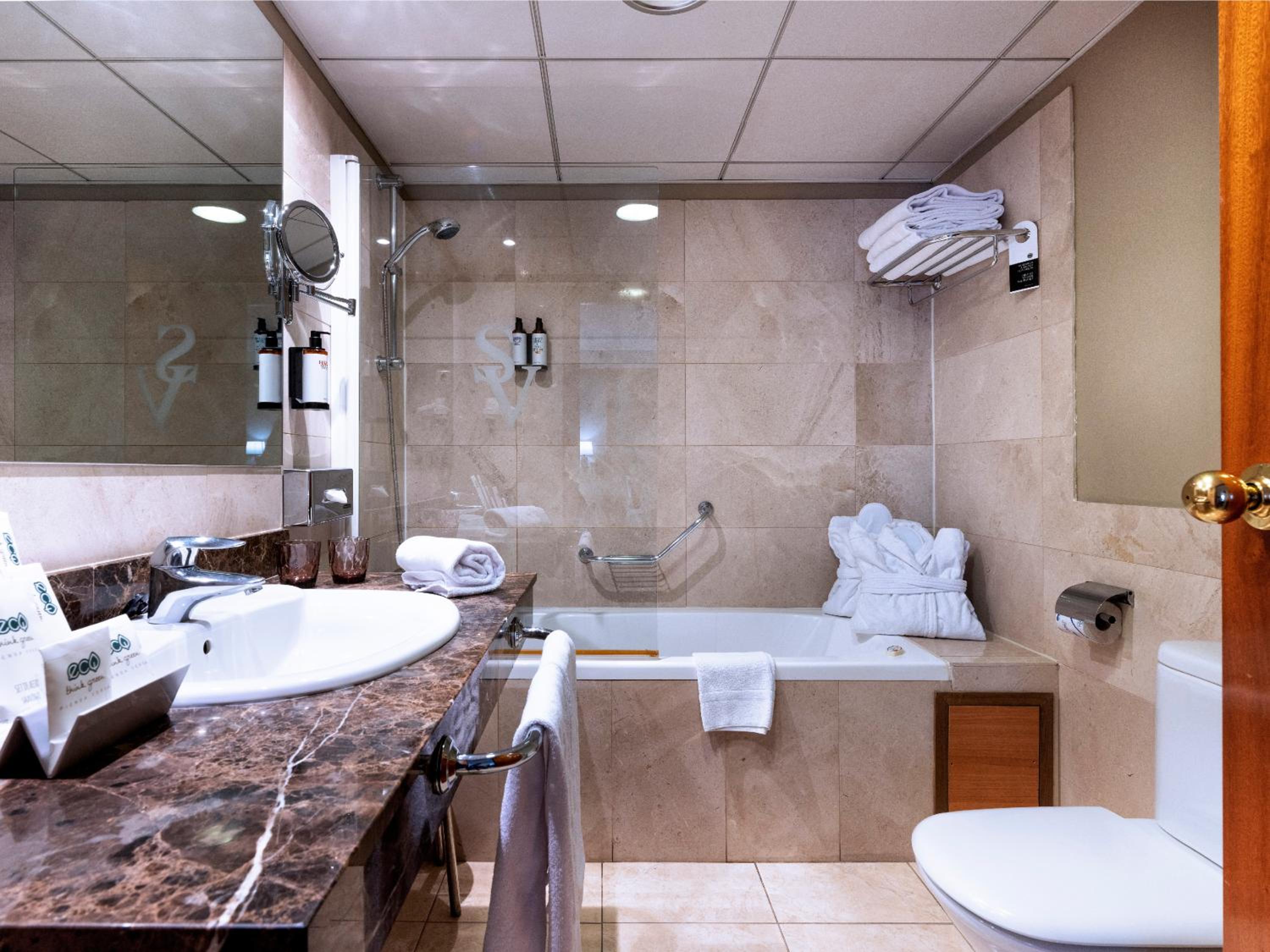 Premium Room - Photo 4