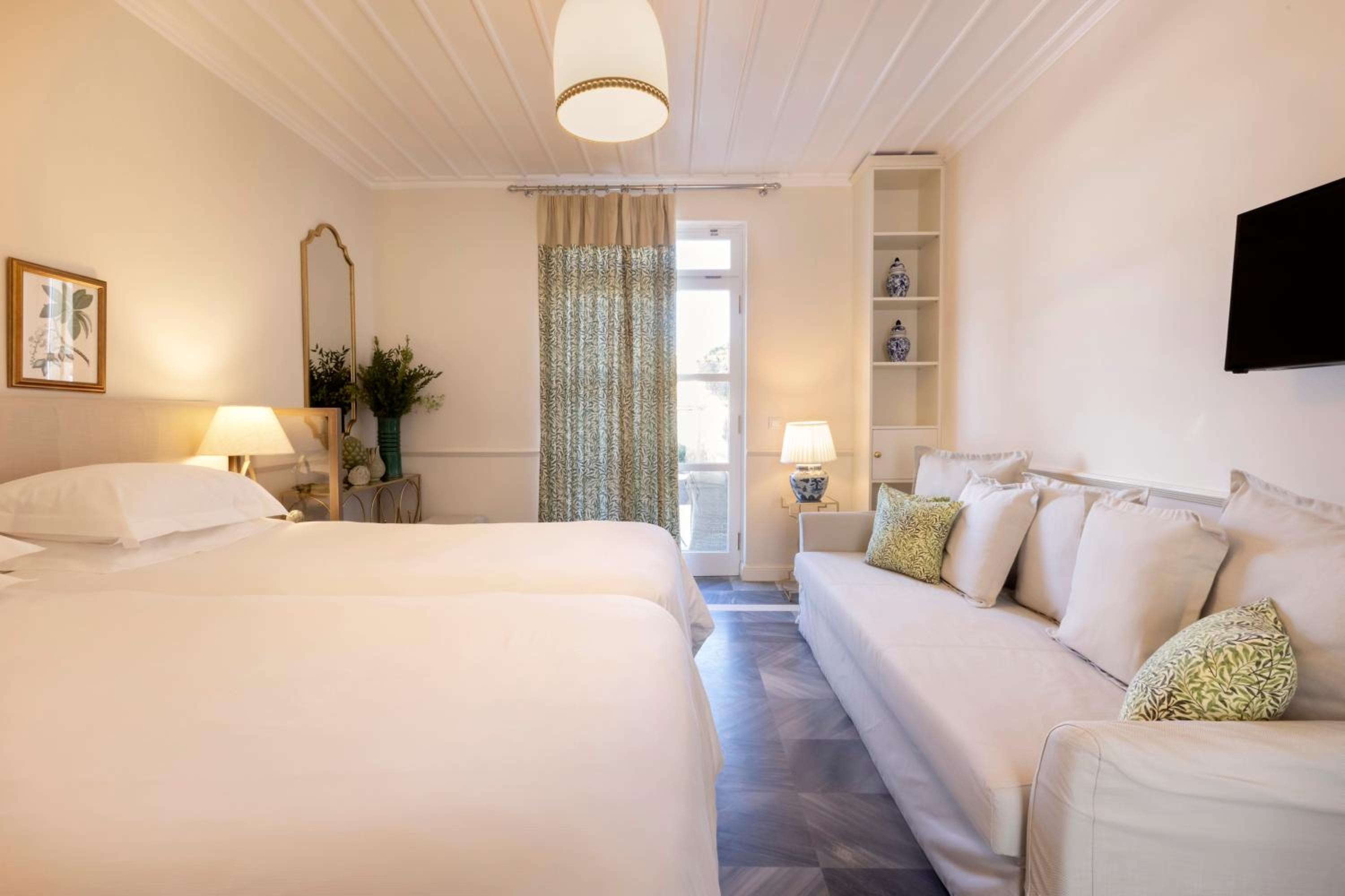 Twin Room with Sea View - Photo 14