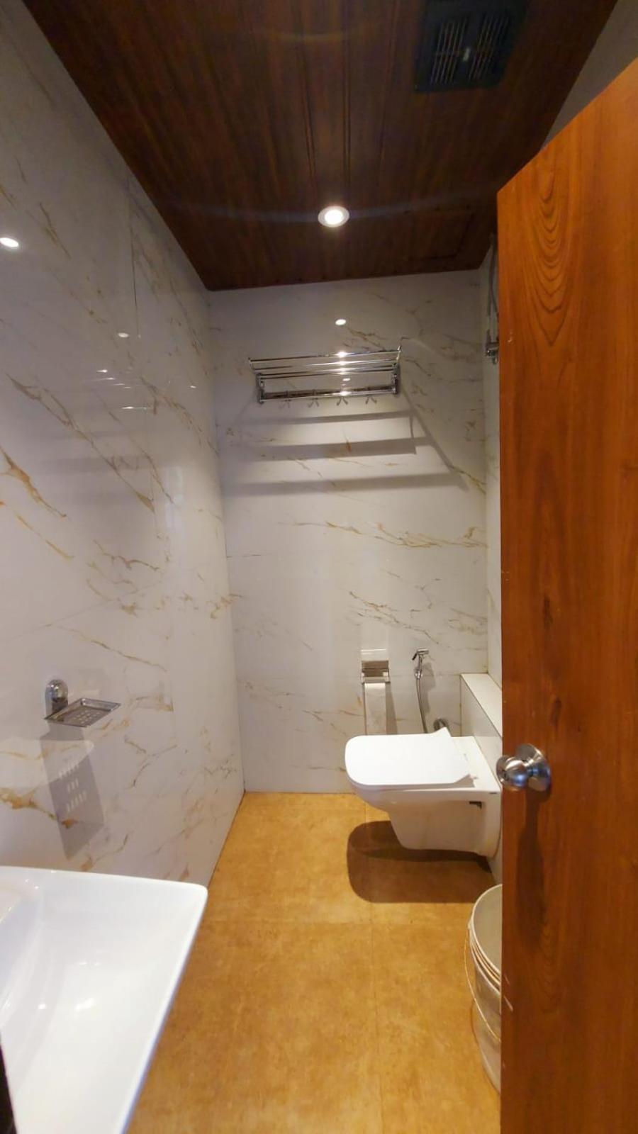 Deluxe Double Room (2 Adults + 1 Child) - Photo 13
