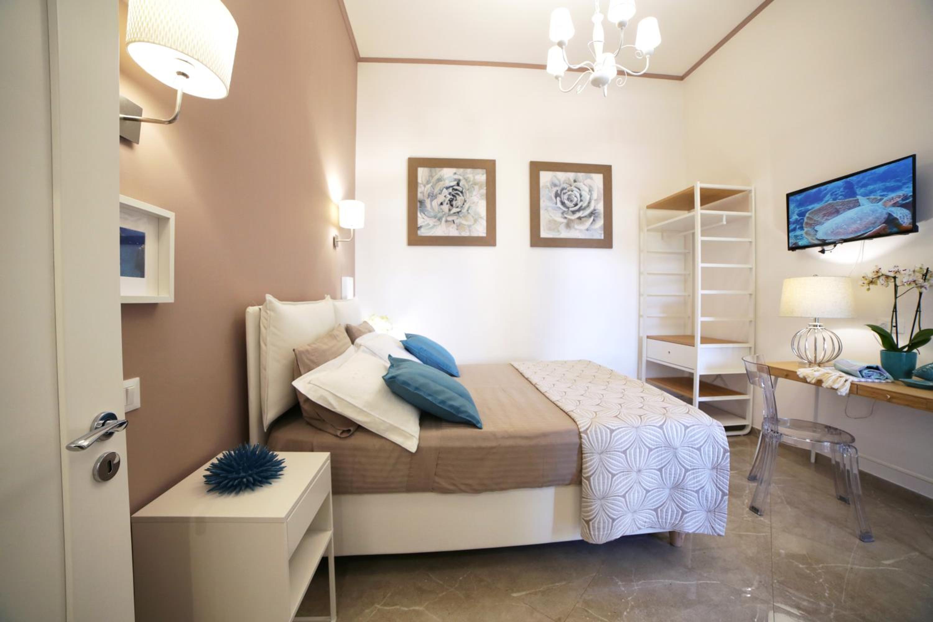 Two-Bedroom House photo 2
