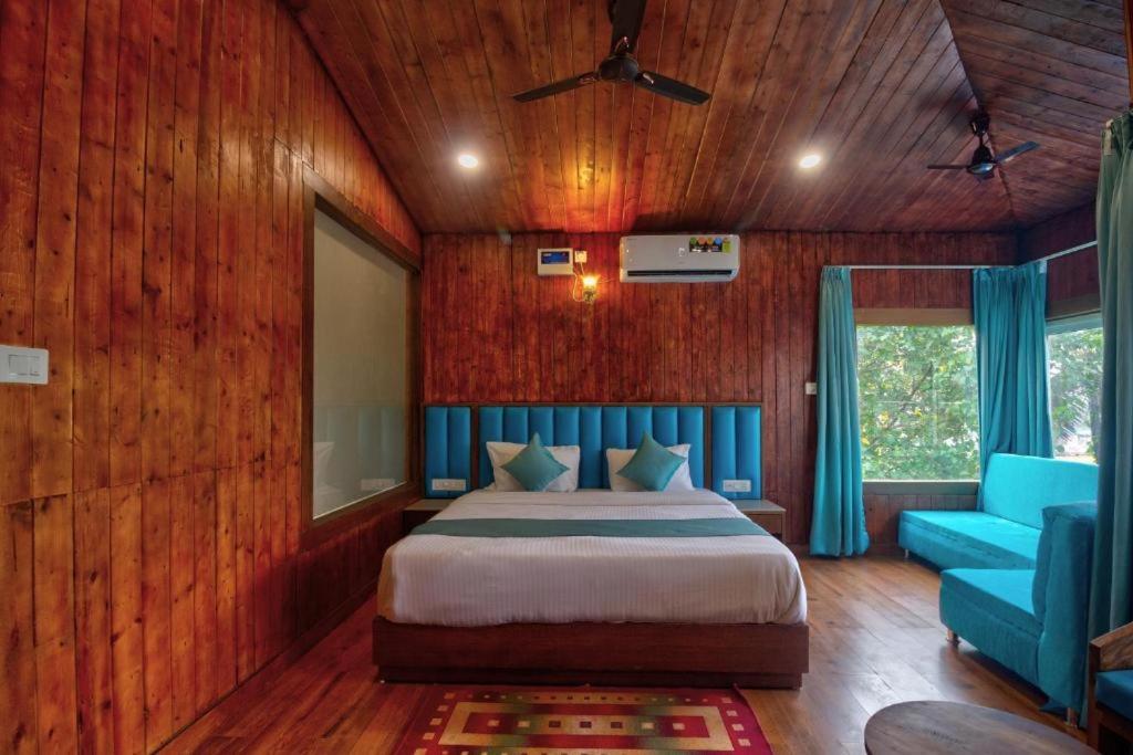 Superior King Suite - Photo 5
