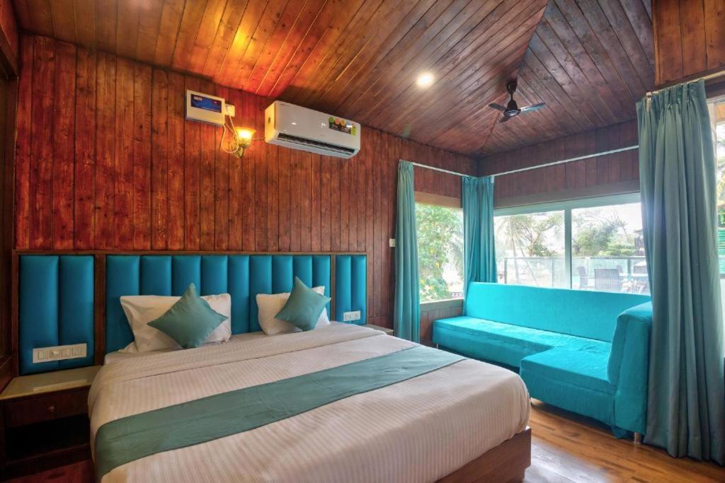 Superior King Suite - Photo 1