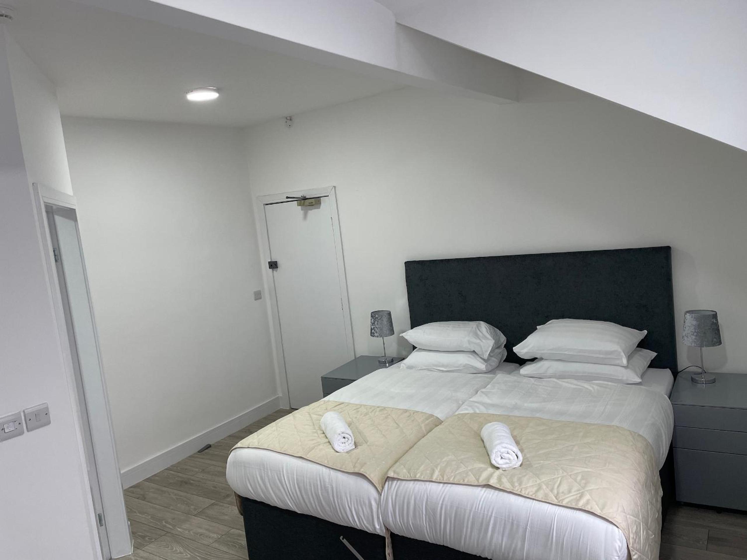 Twin Room - Photo 7